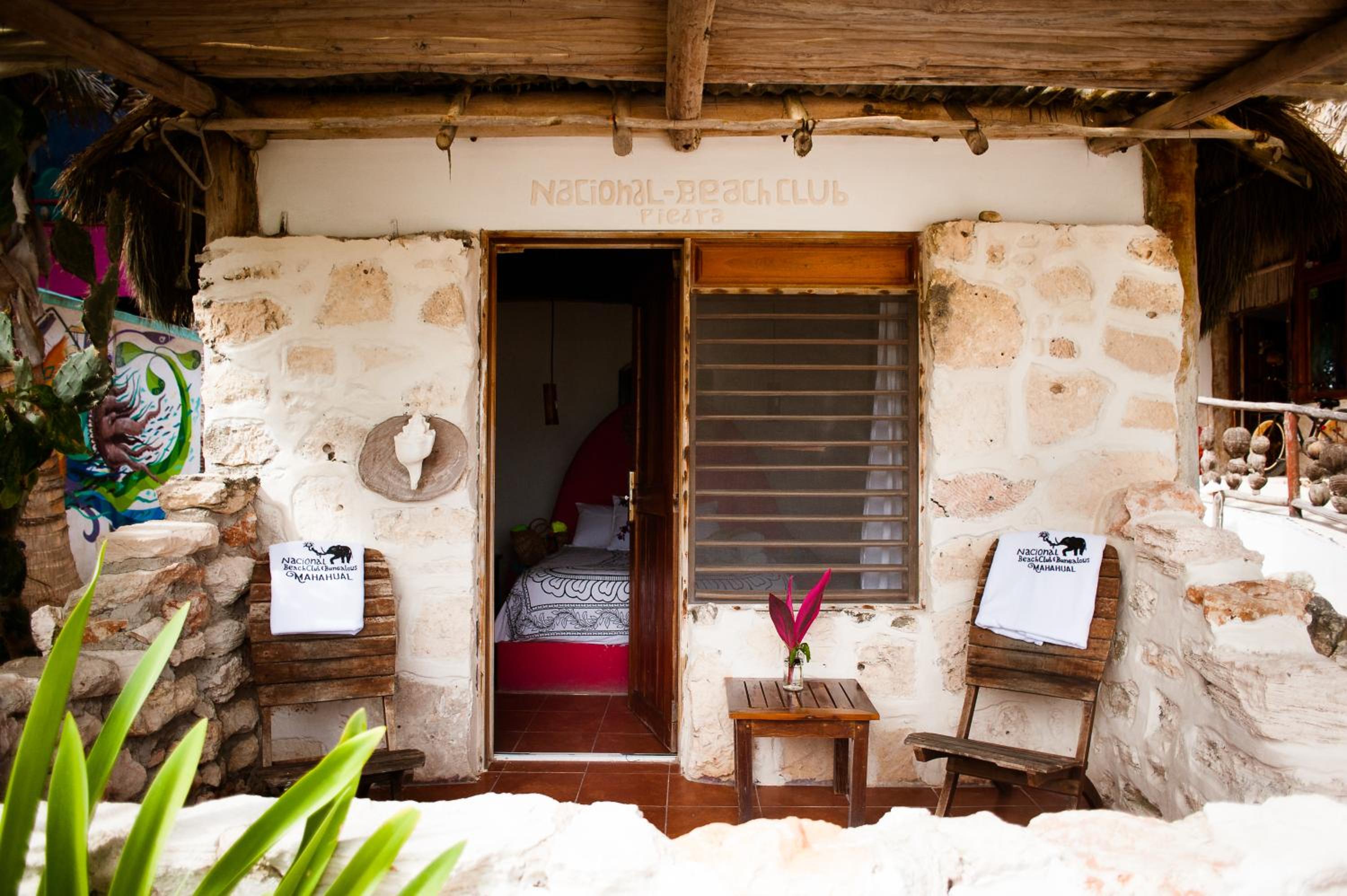 Bungalow - Beach Front - Photo 2