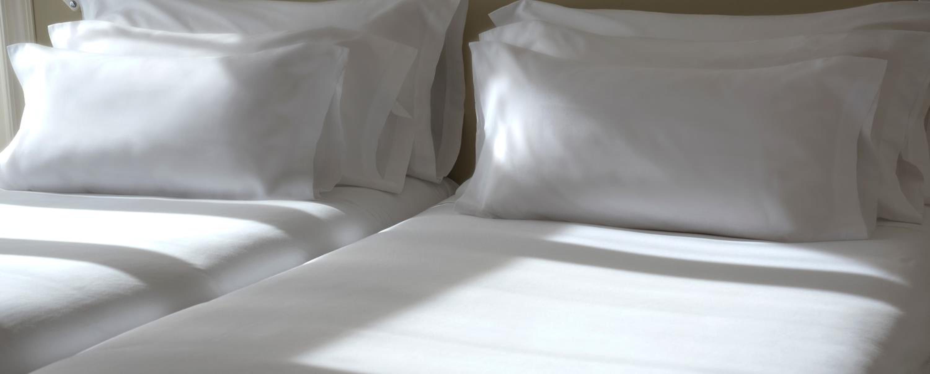 Superior Double or Twin Room thumbnail 5