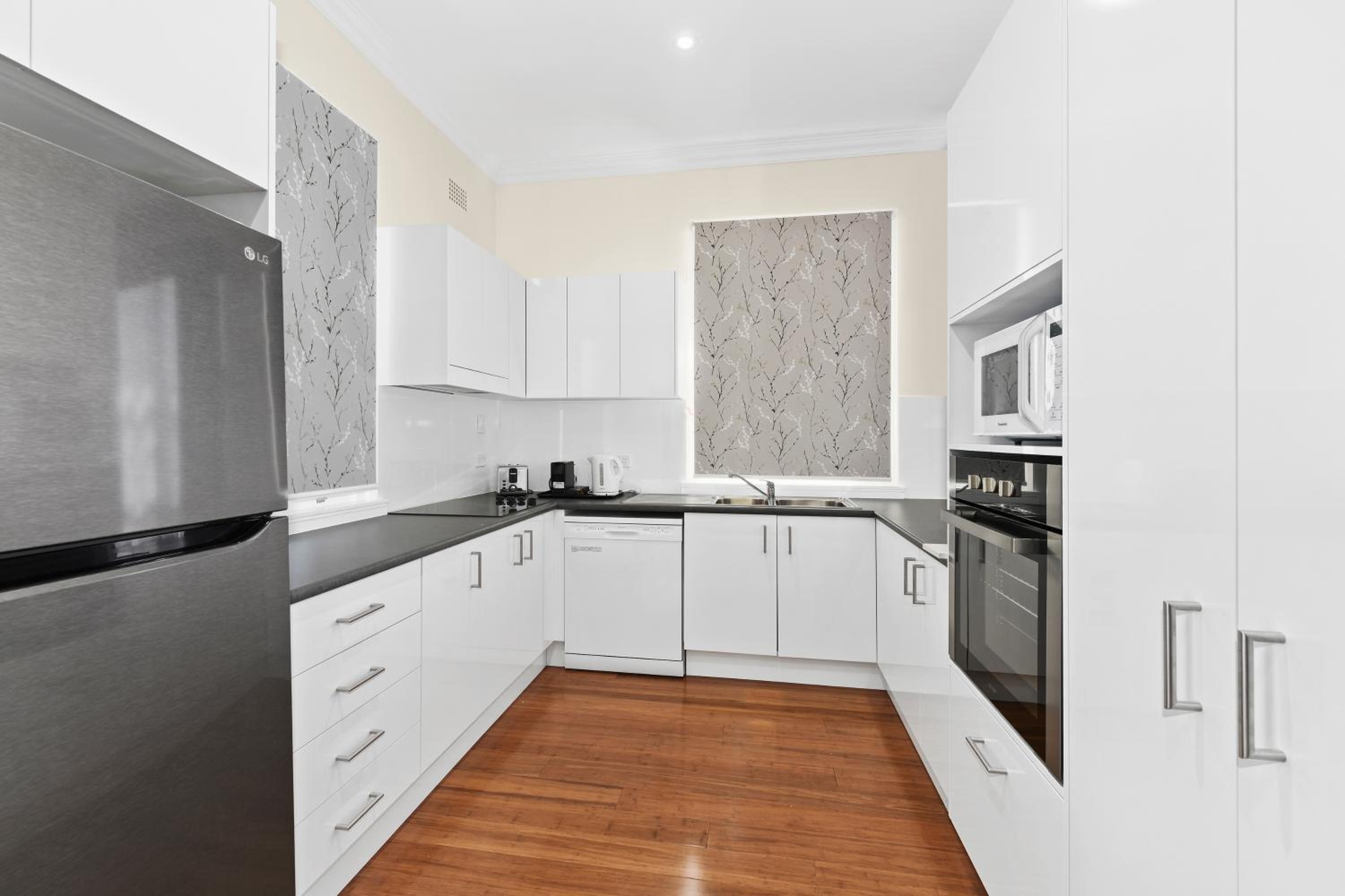 Studio Apartment - Photo 3