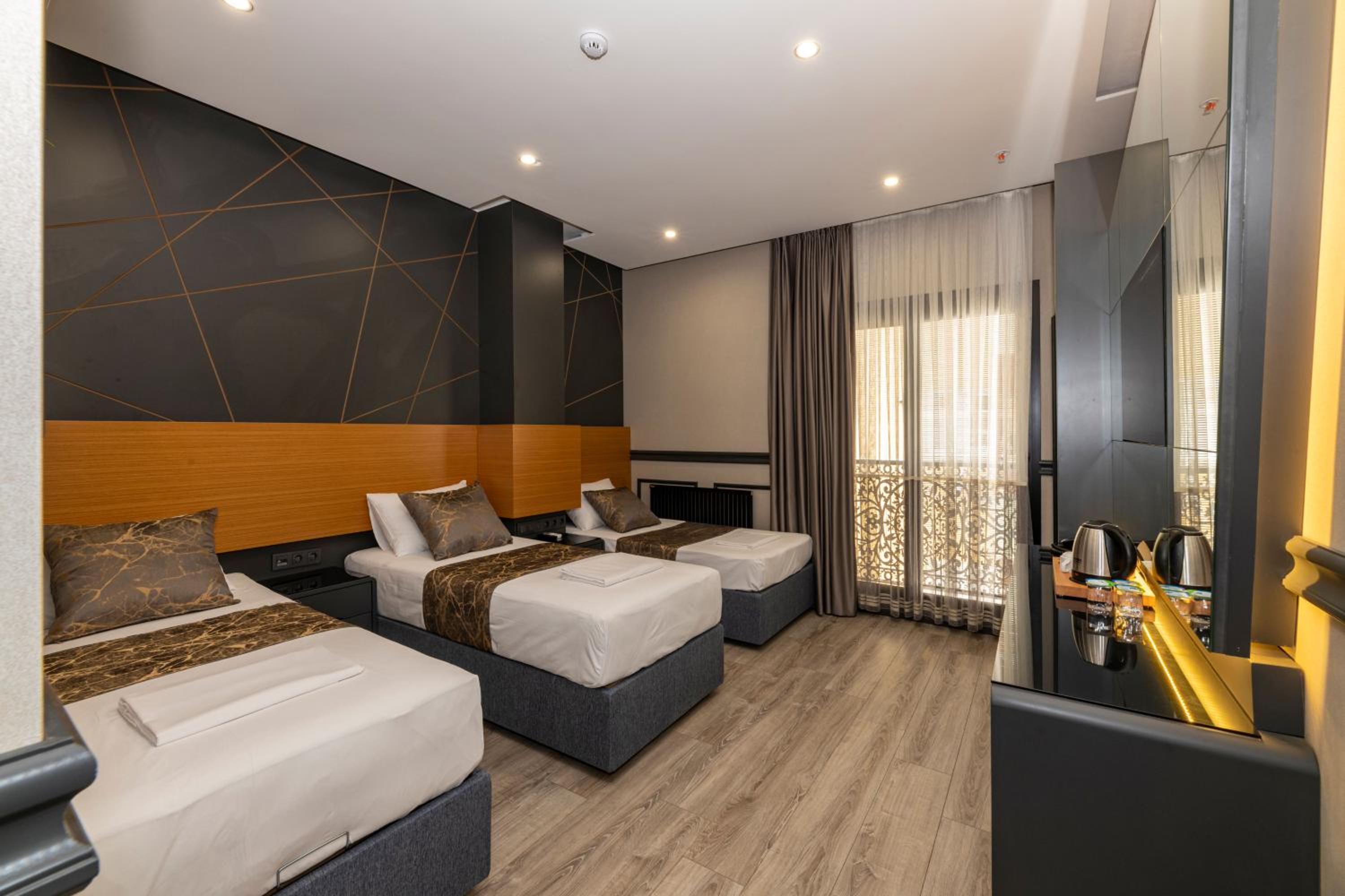 Deluxe Triple Room photo 1