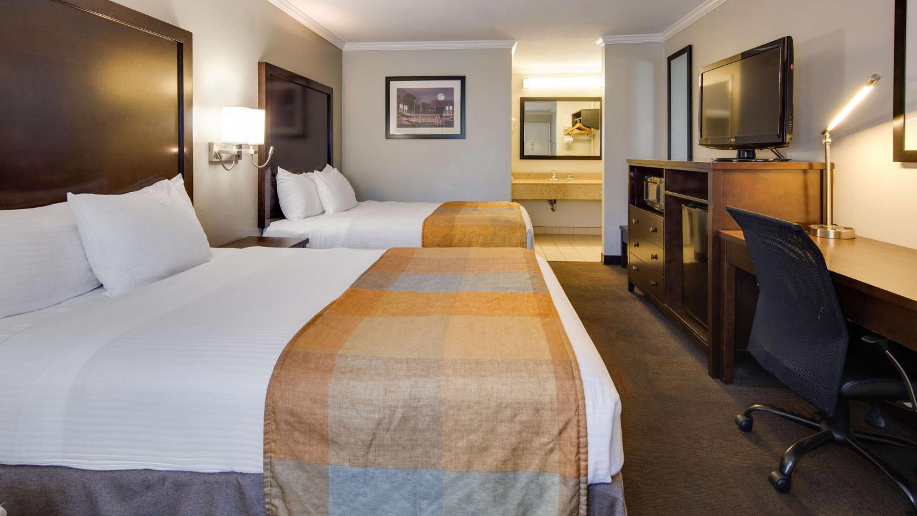 Double Room with Two Double Beds - Photo 3