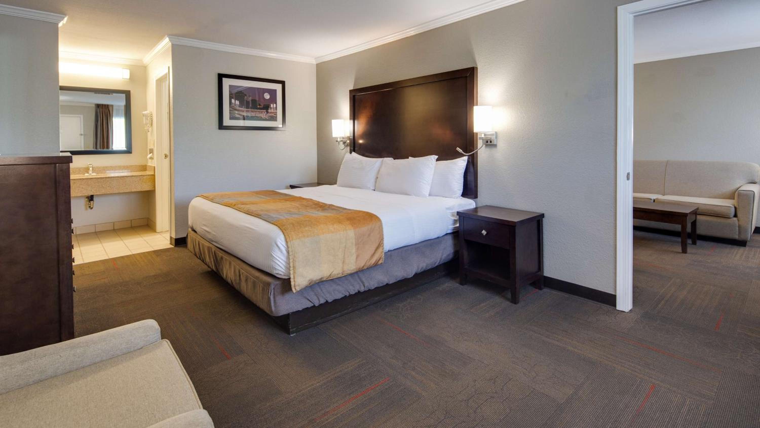 King Suite - Non Smoking - Photo 2