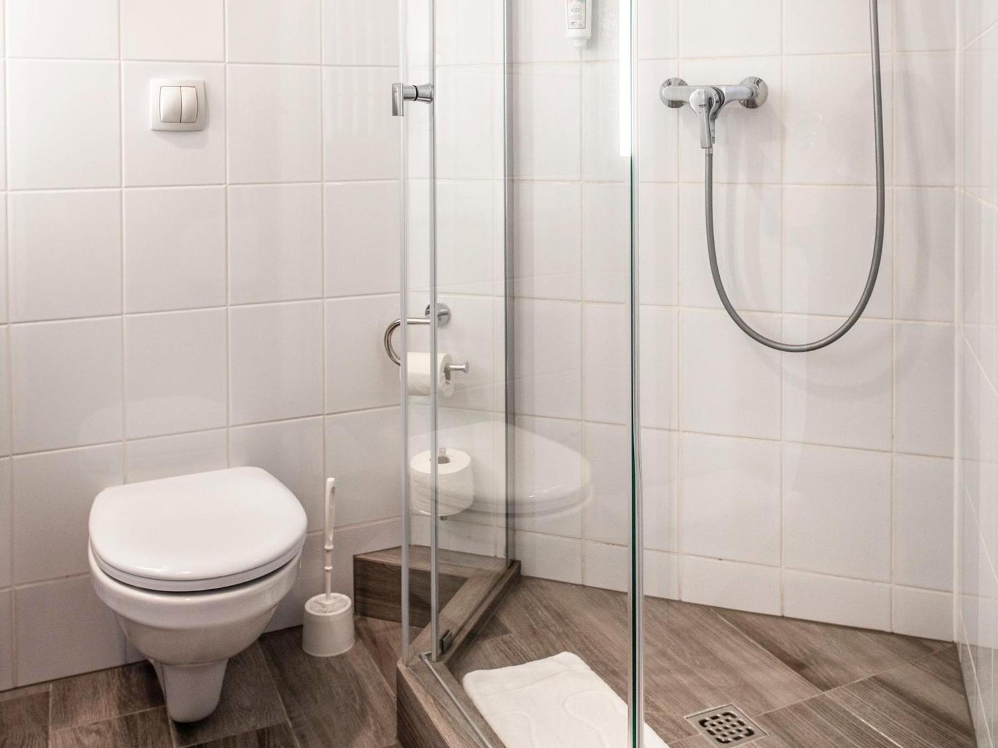 Double Room - Photo 7