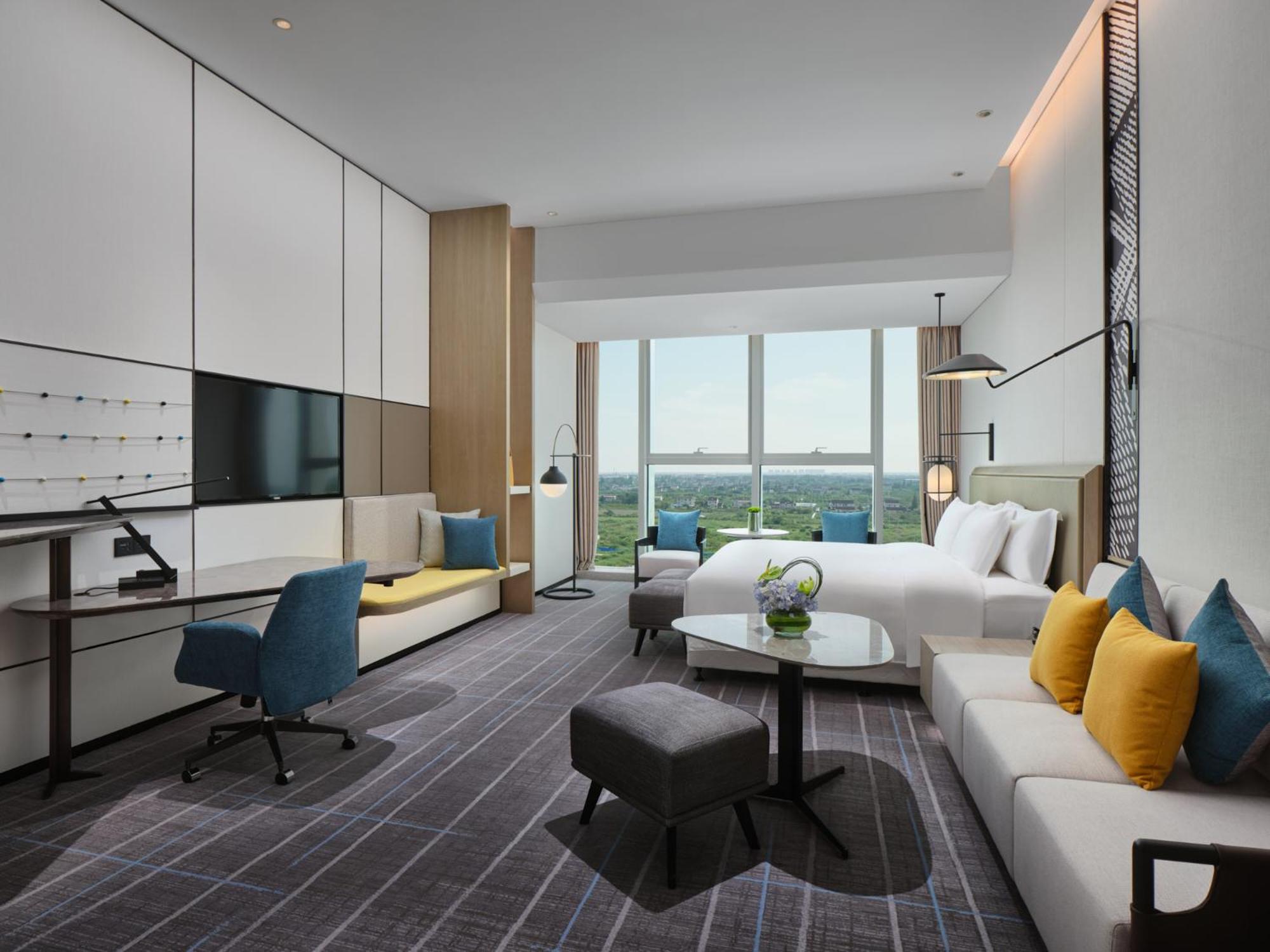 Premium King Room - Photo 1