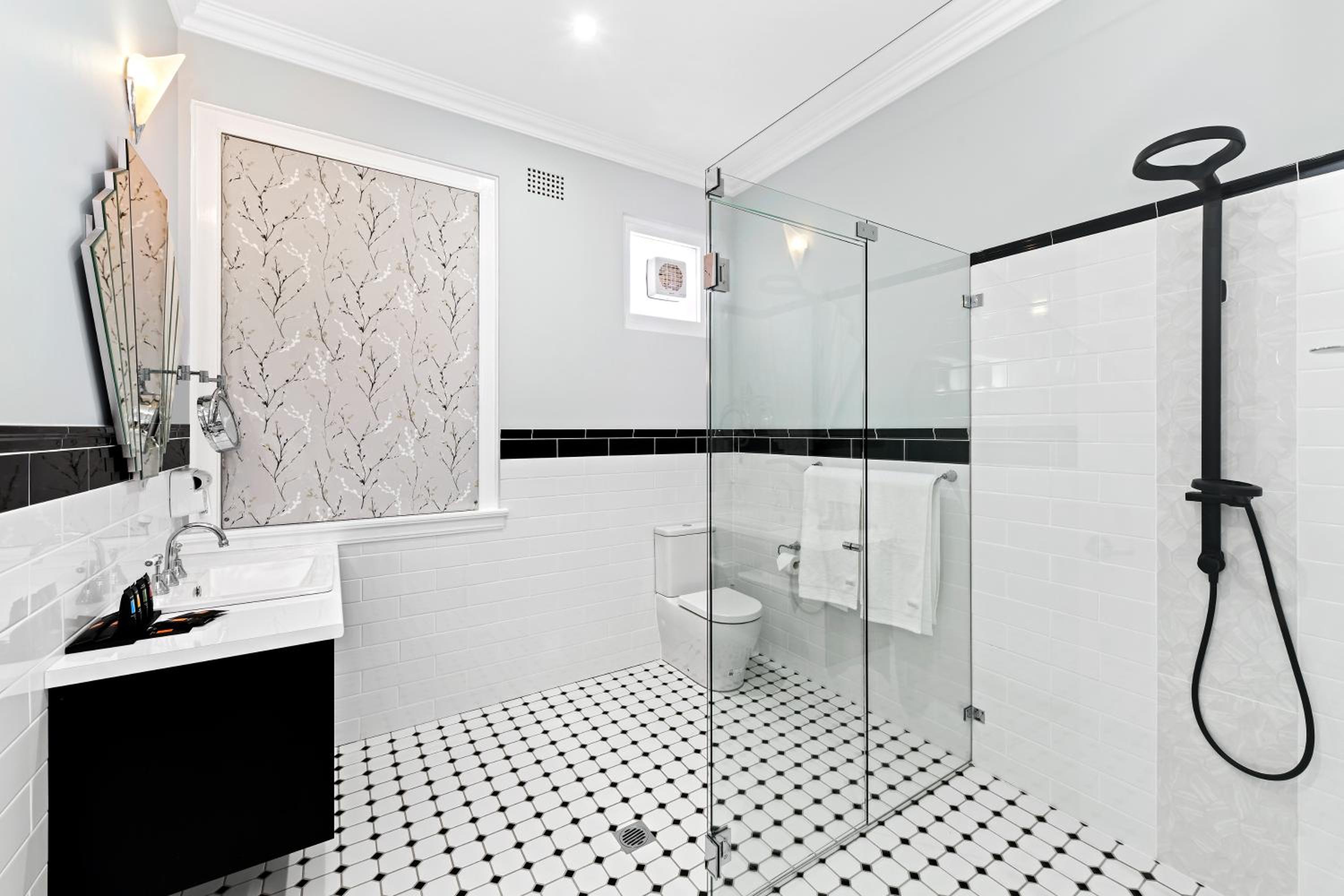 Apartment - Photo 2
