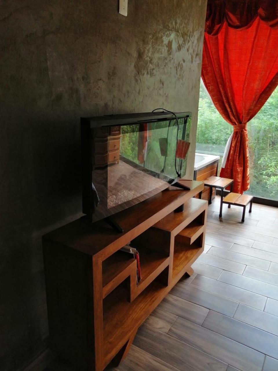 Deluxe Double Room (2 Adults + 1 Child) - Photo 6