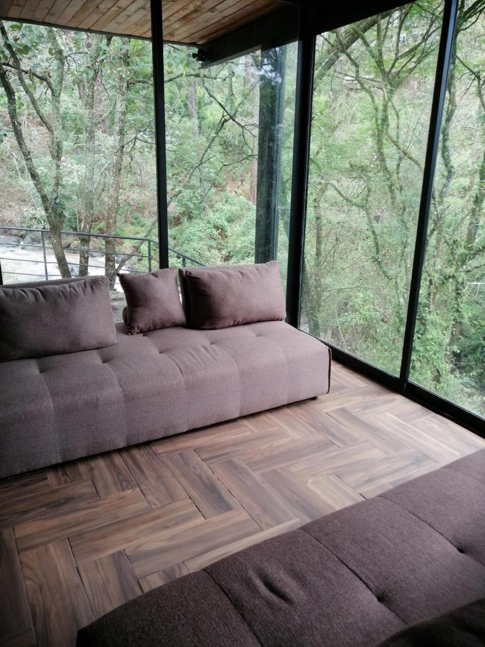 Deluxe Double Room (2 Adults + 1 Child) - Photo 32