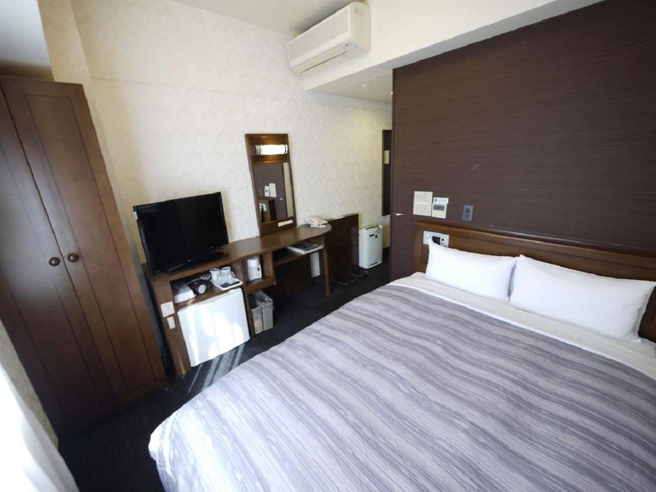 Double Room with Small Double Bed - Non-Smoking - Photo 11