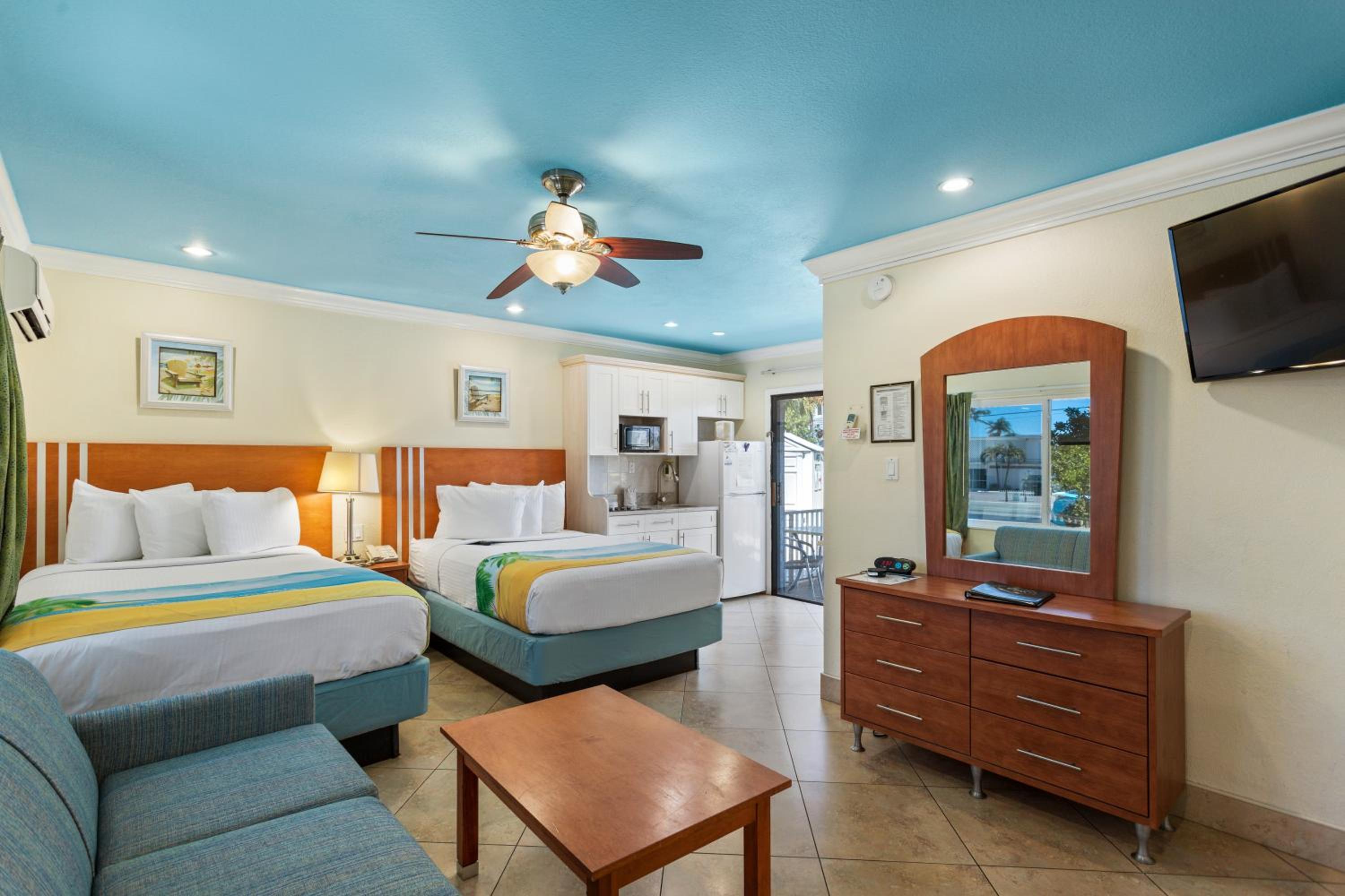 Bay Front with Balcony Suite: 2 Double Beds and 1 Sleeper Sofa