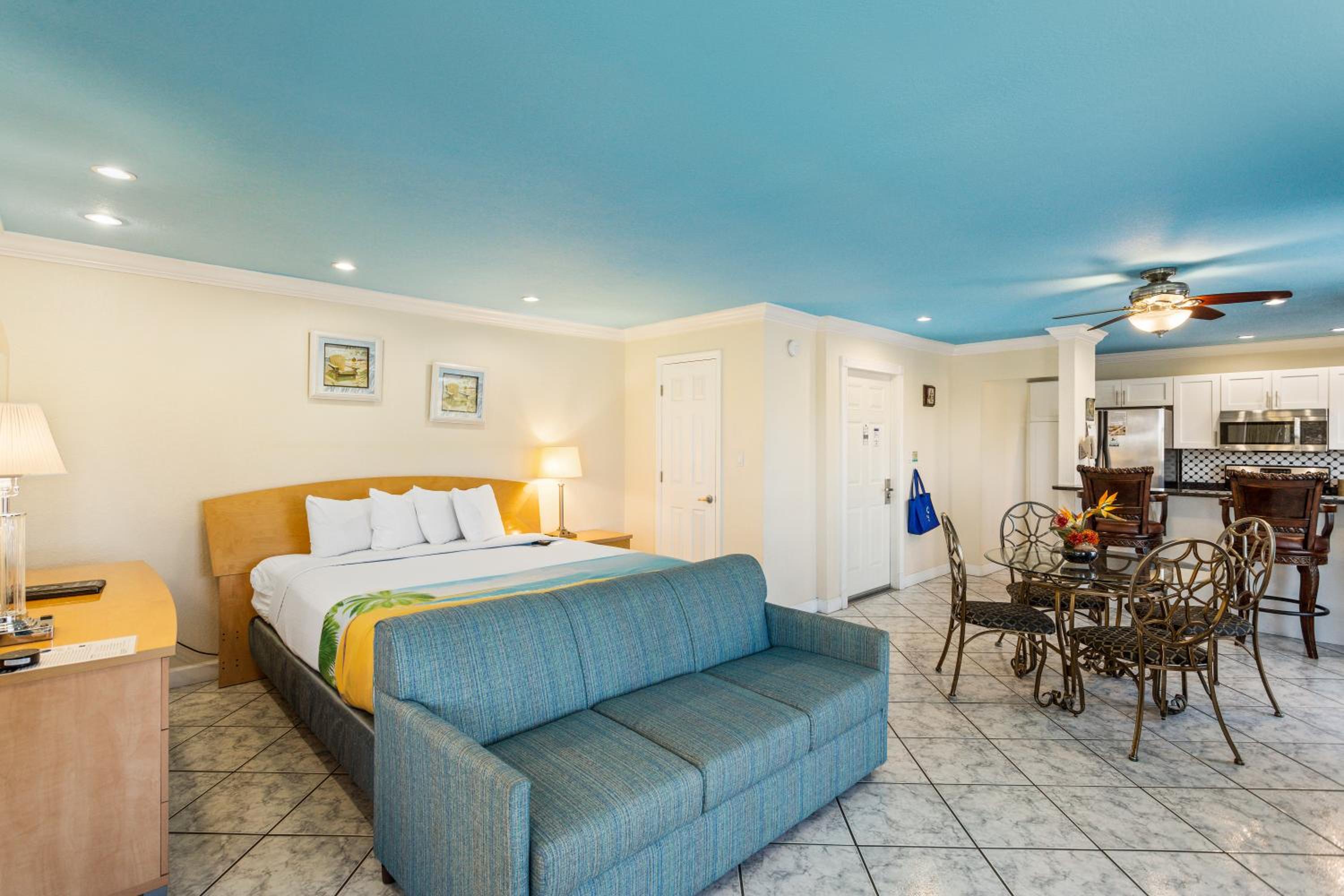 Penthouse with Balcony Suite: 1 King Bed and 2 Sleeper Sofas
