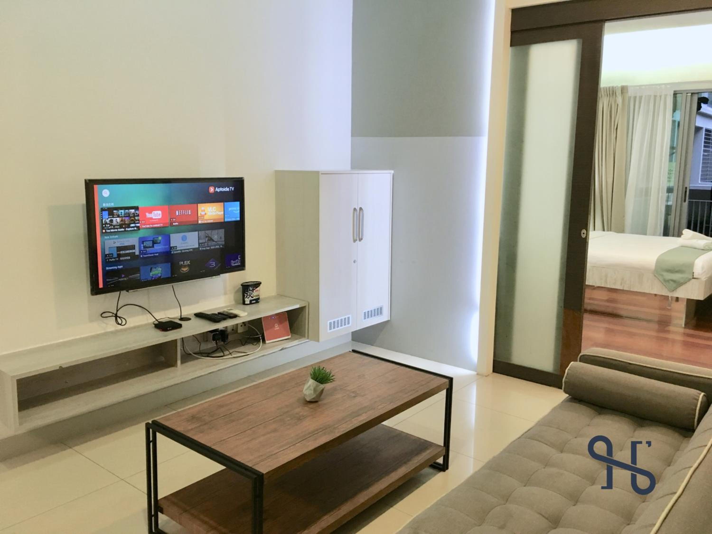 Three-Bedroom Apartment - Photo 7