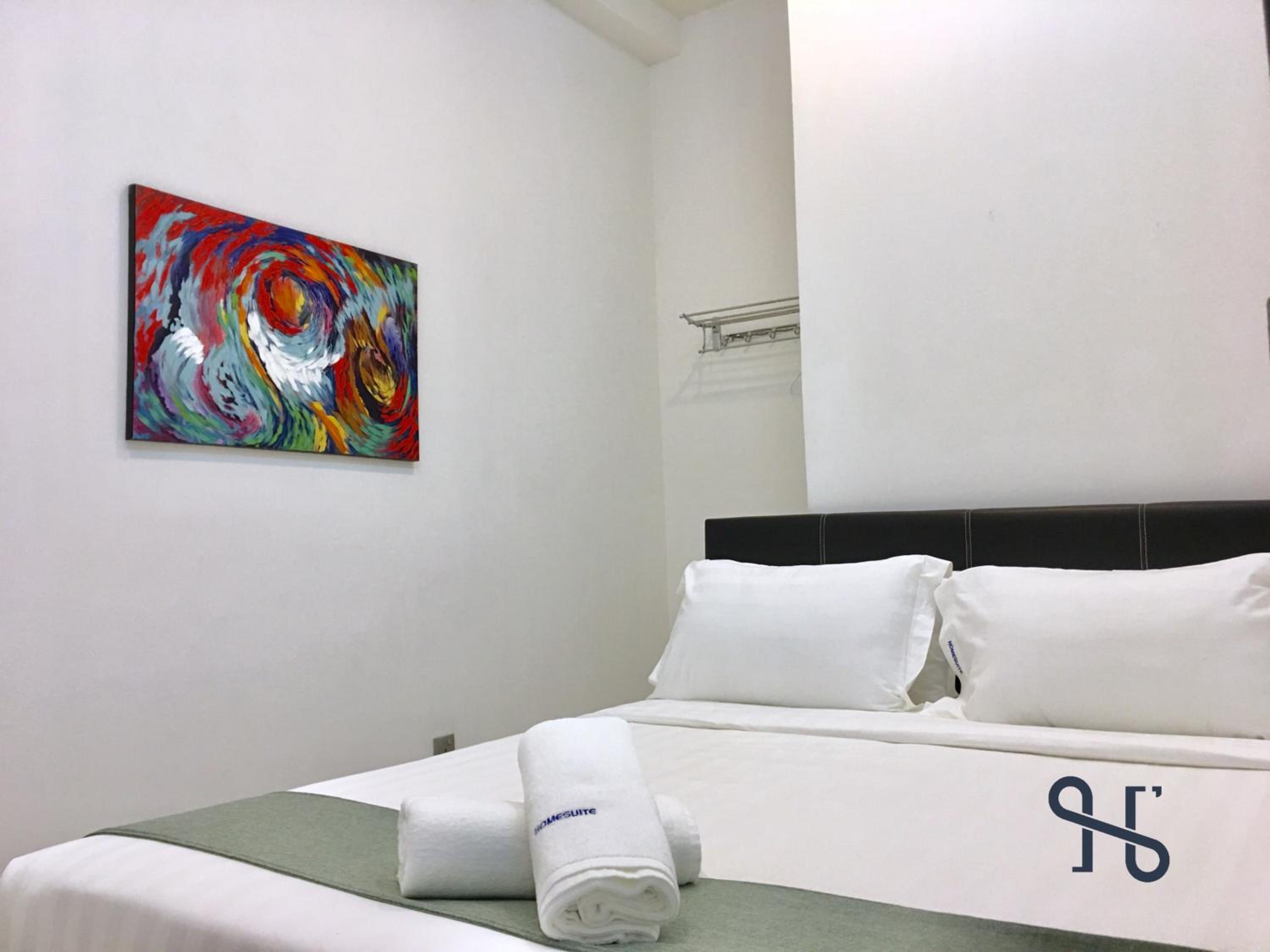 Three-Bedroom Apartment - Photo 4