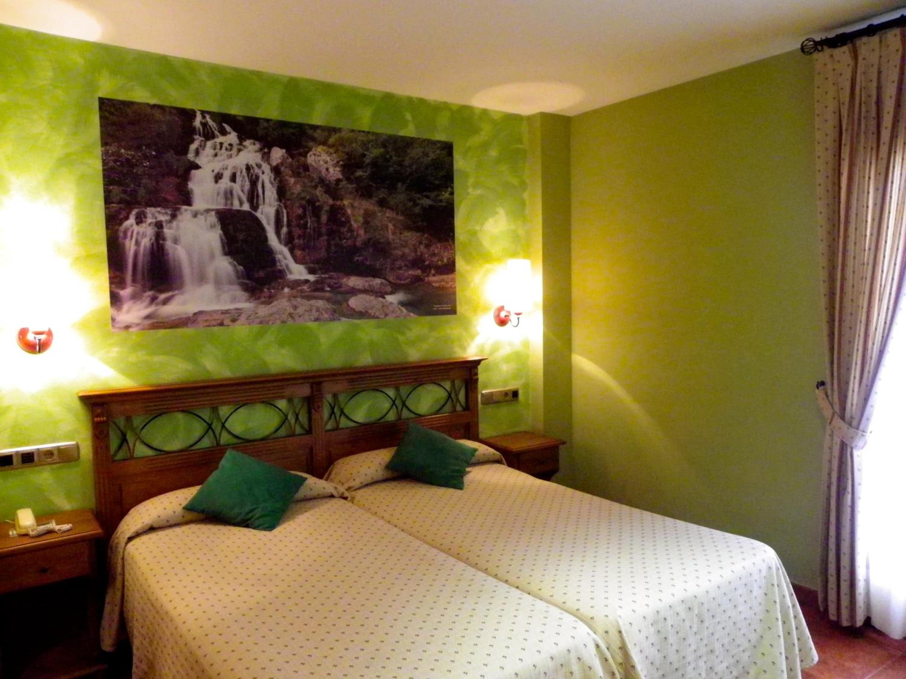 Double or Twin Room photo 3