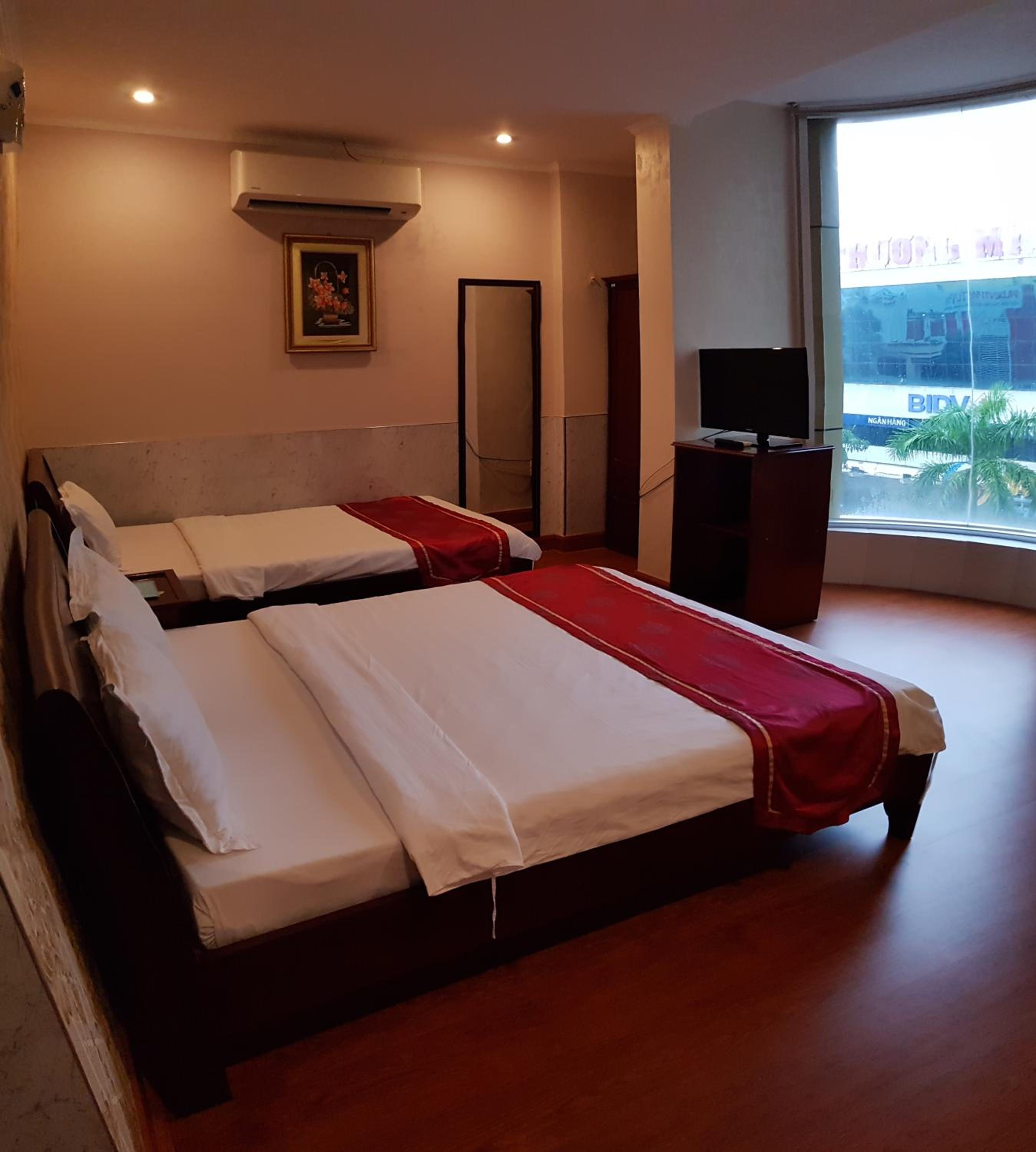 Triple Room with City View