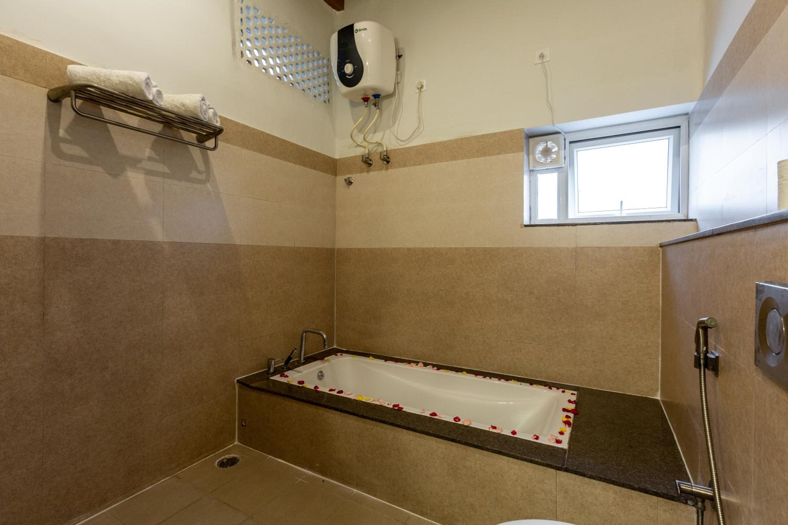 Suite - Photo 4