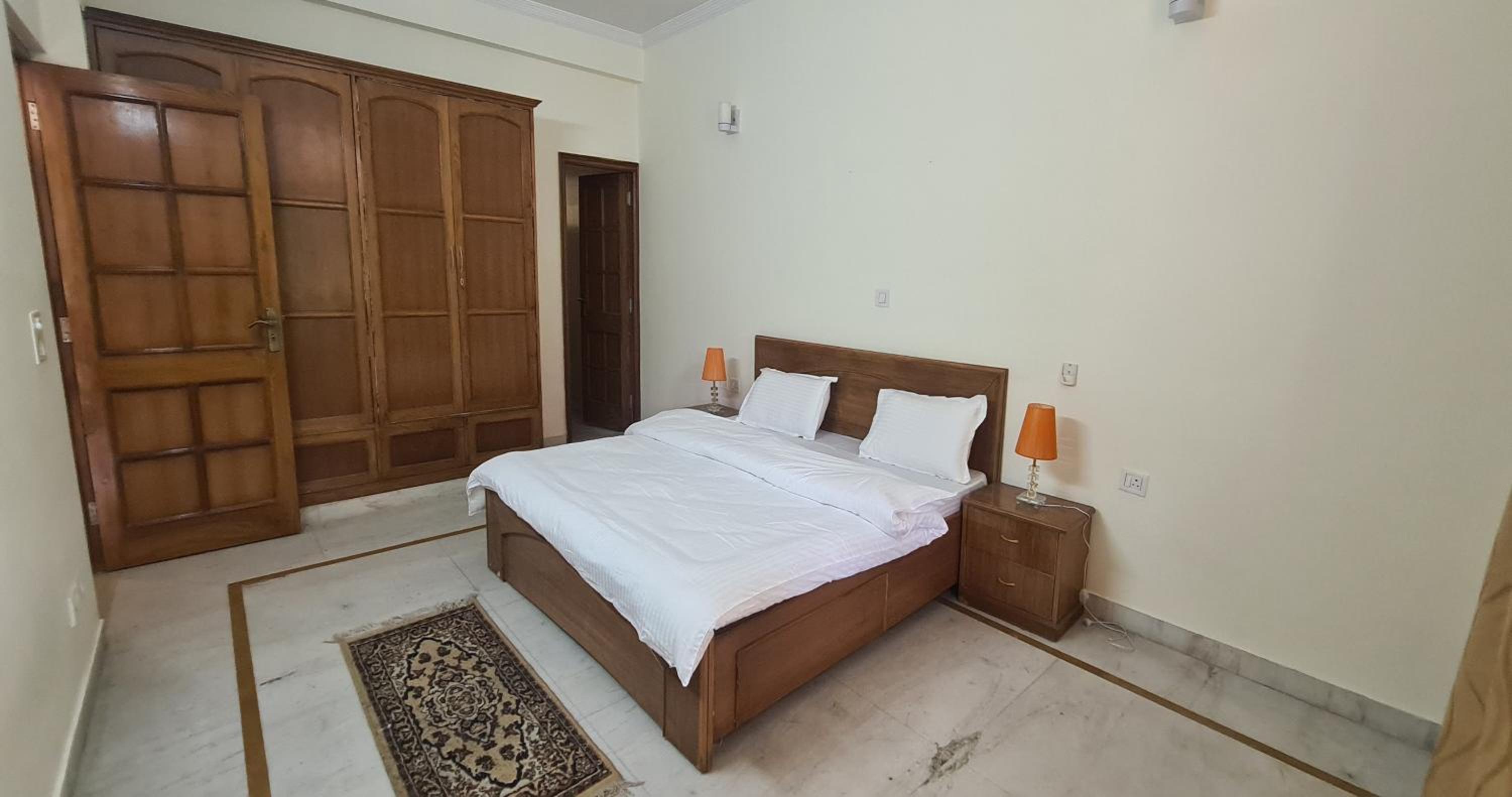 Standard King Room photo 1