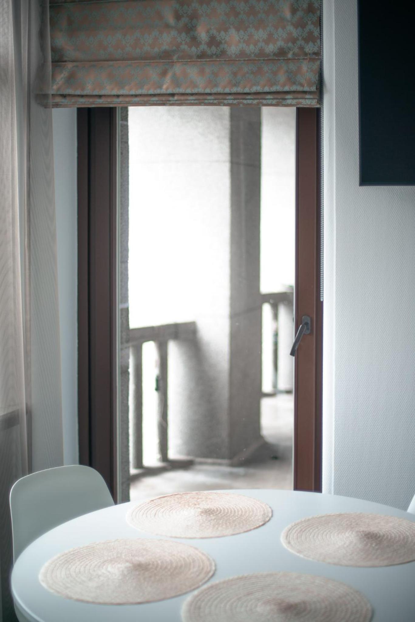 Apartment with Balcony - Photo 9