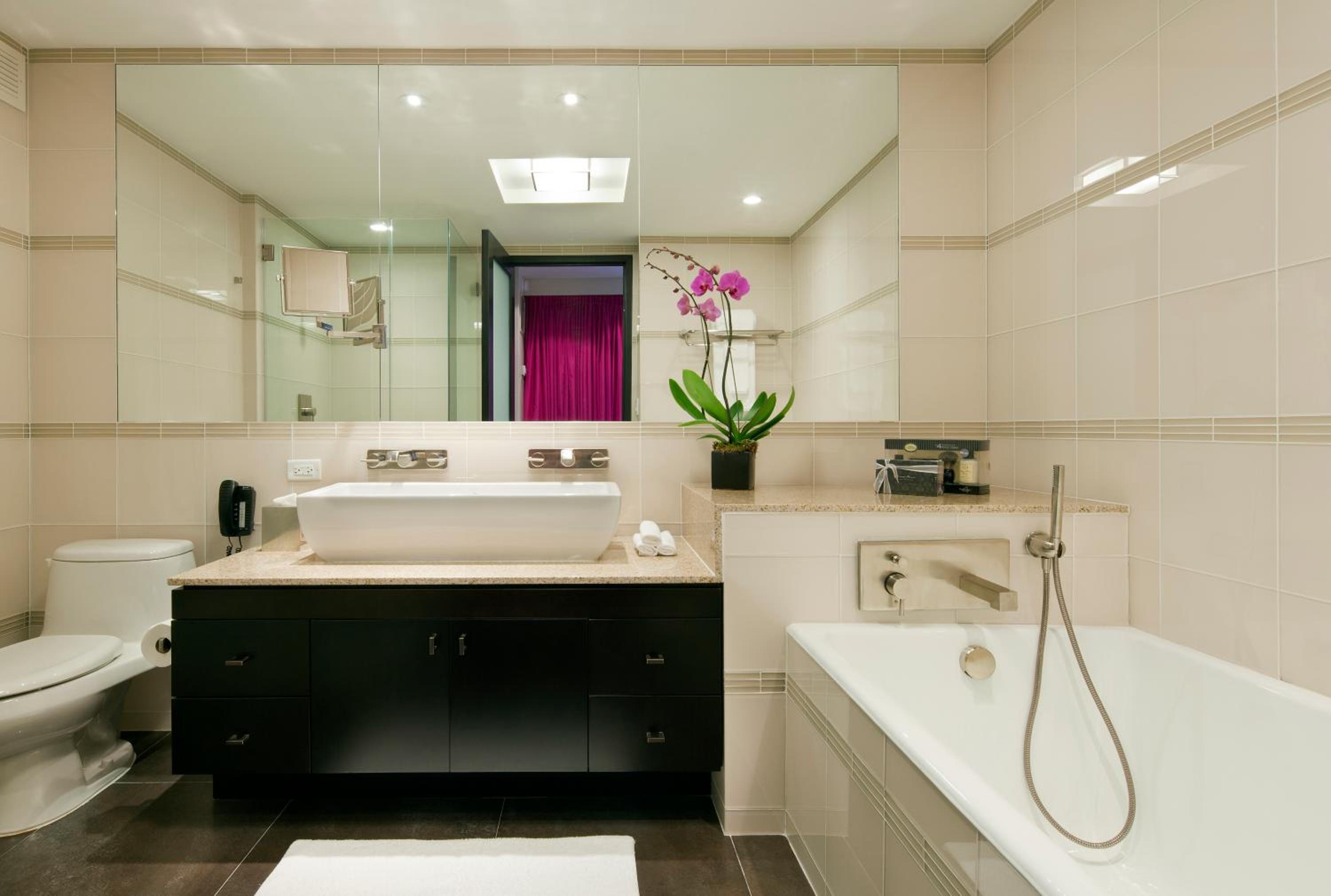 Park Avenue Suite photo 3