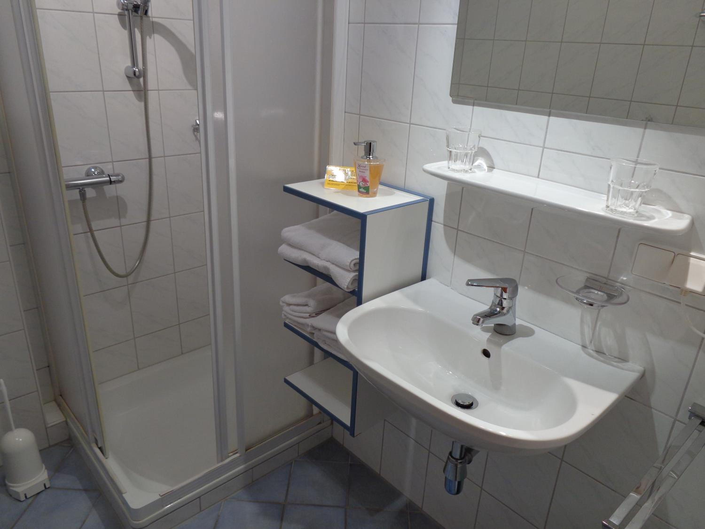 Comfort Double Room with Balcony - Photo 5