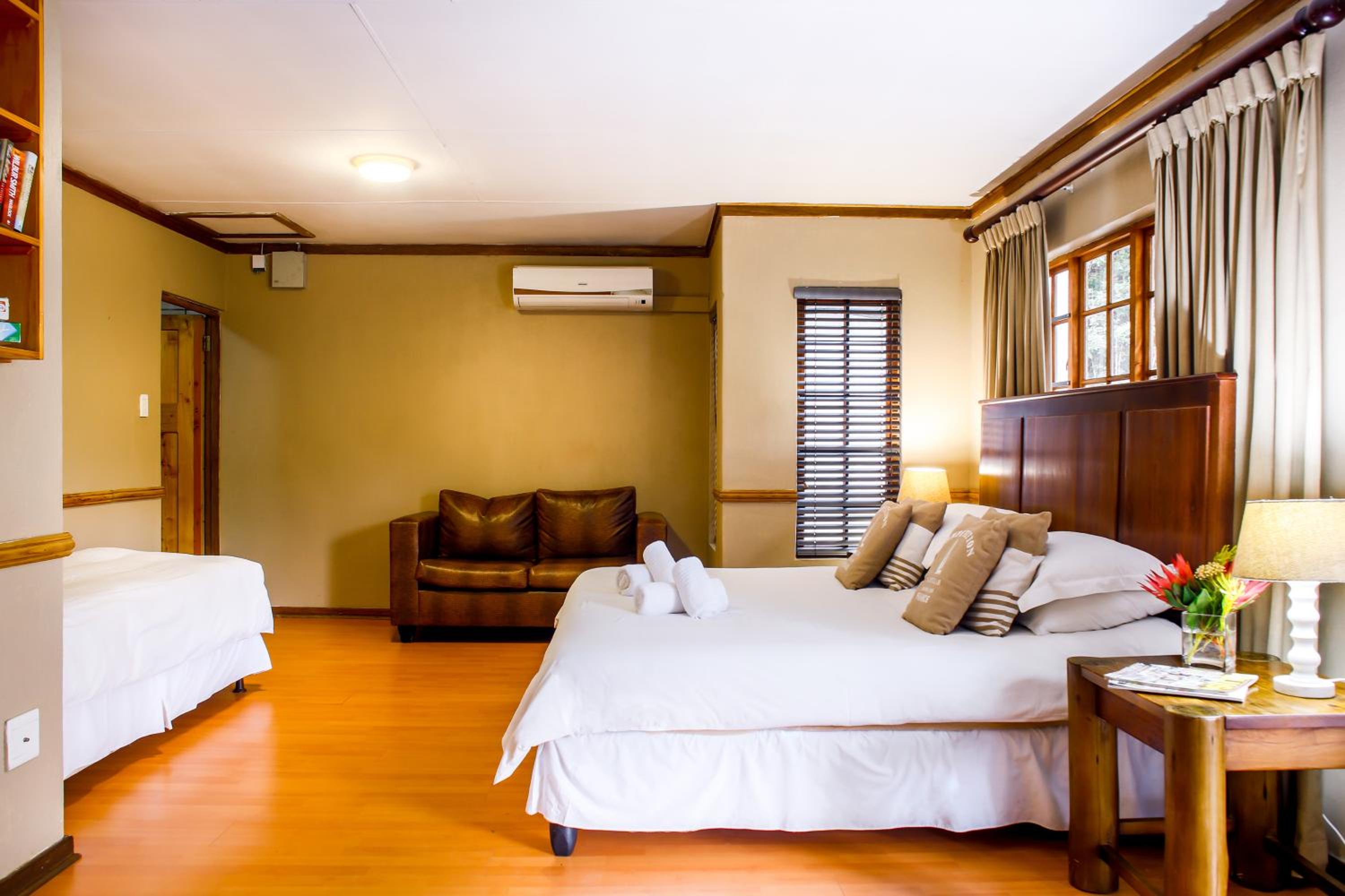 Luxury King Room photo 1