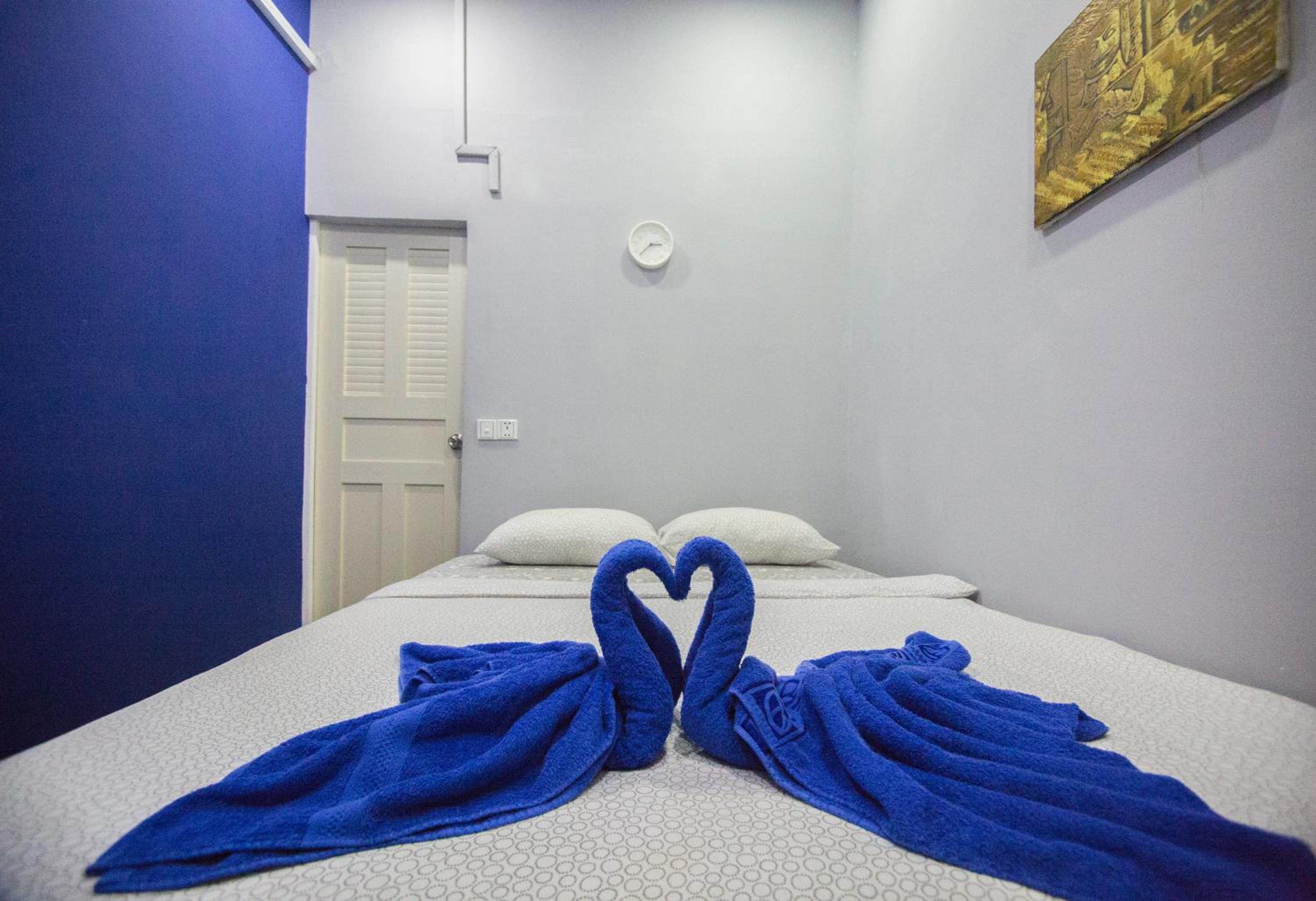Deluxe Double Balcony Room with Window photo 2