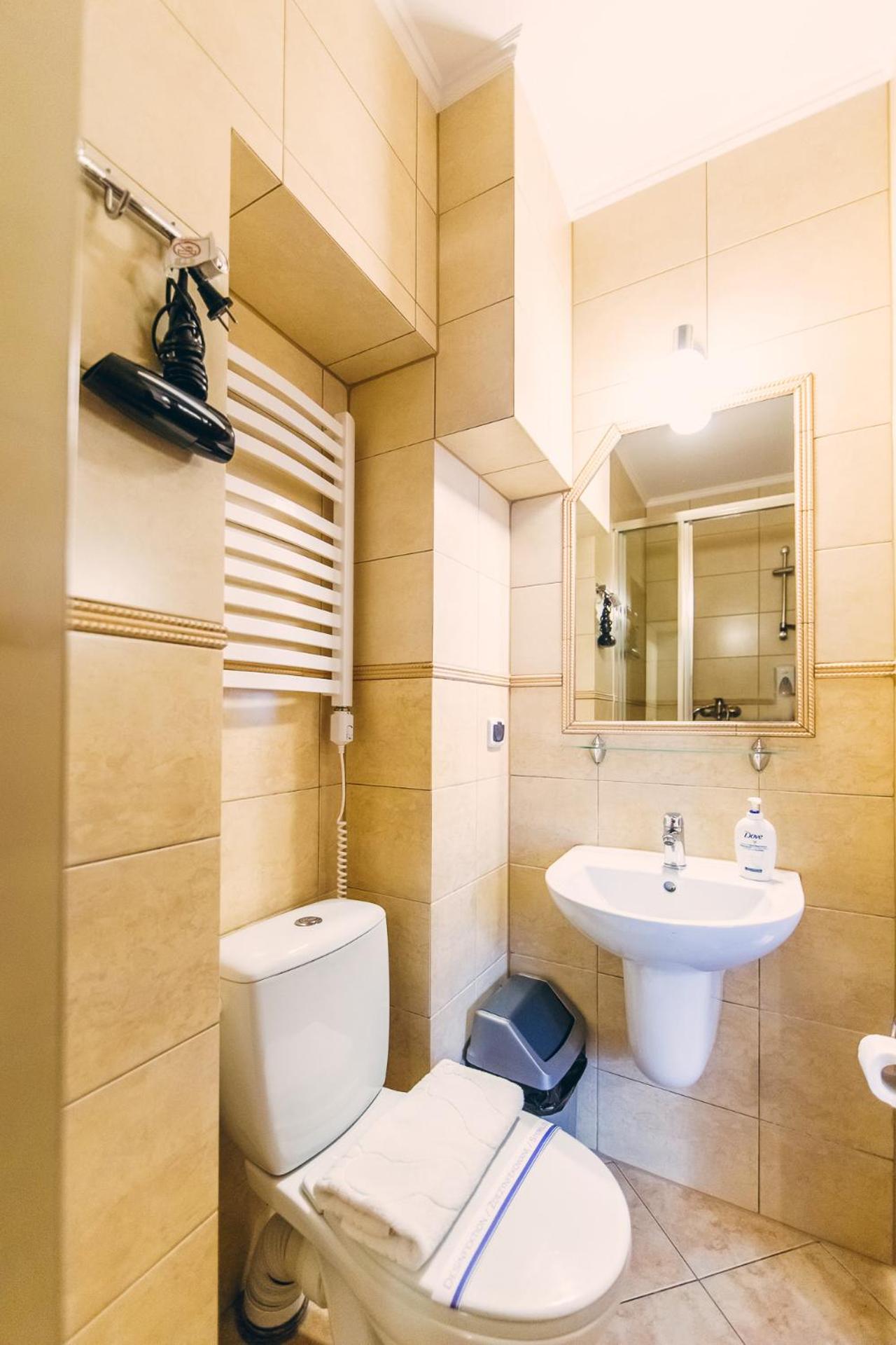 Double Room - Photo 4