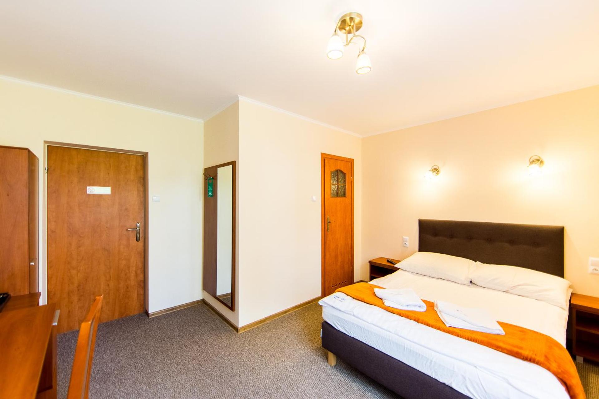 Double Room - Photo 8
