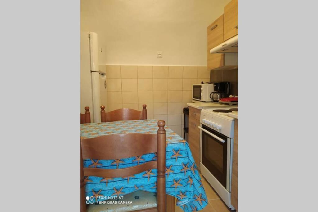 One-Bedroom House - Photo 32