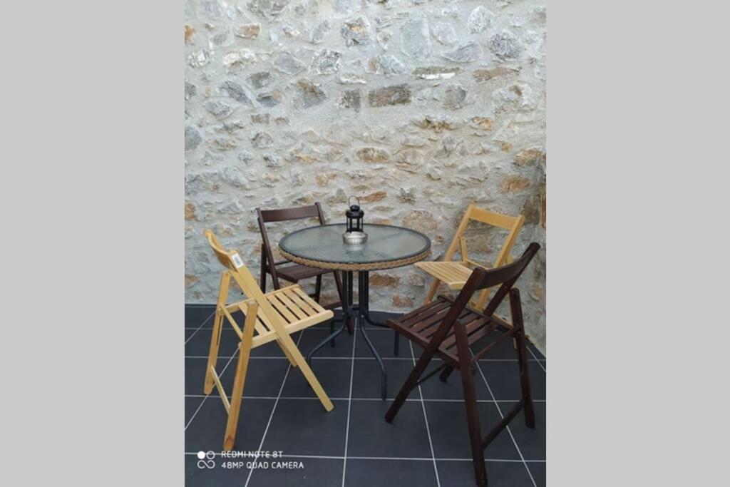 One-Bedroom House - Photo 38