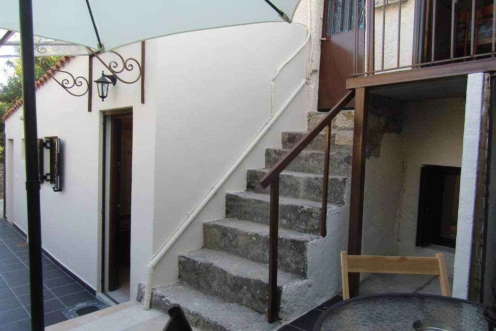 One-Bedroom House - Photo 56