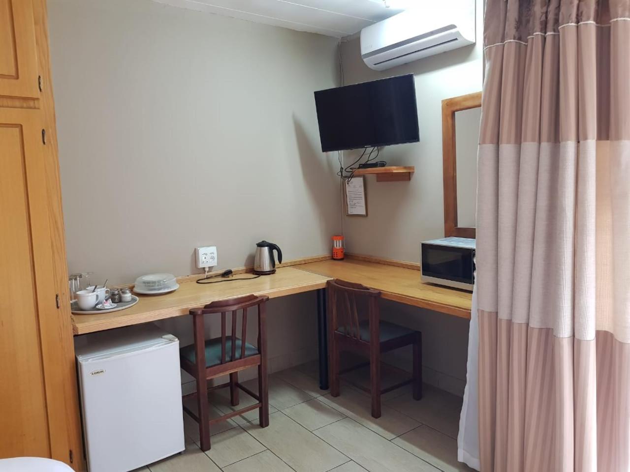 Twin Room - Photo 4