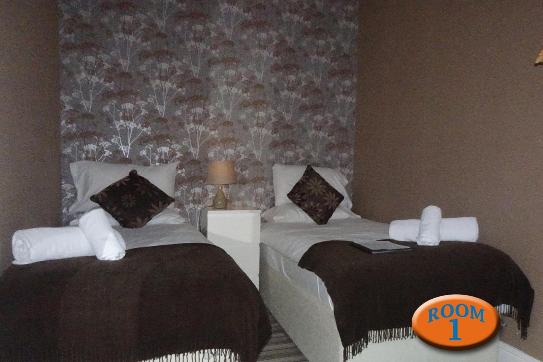 Small Twin Room- Ground floor - Dog Friendly  photo 1
