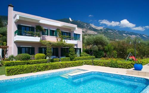 Superior Villa photo 3
