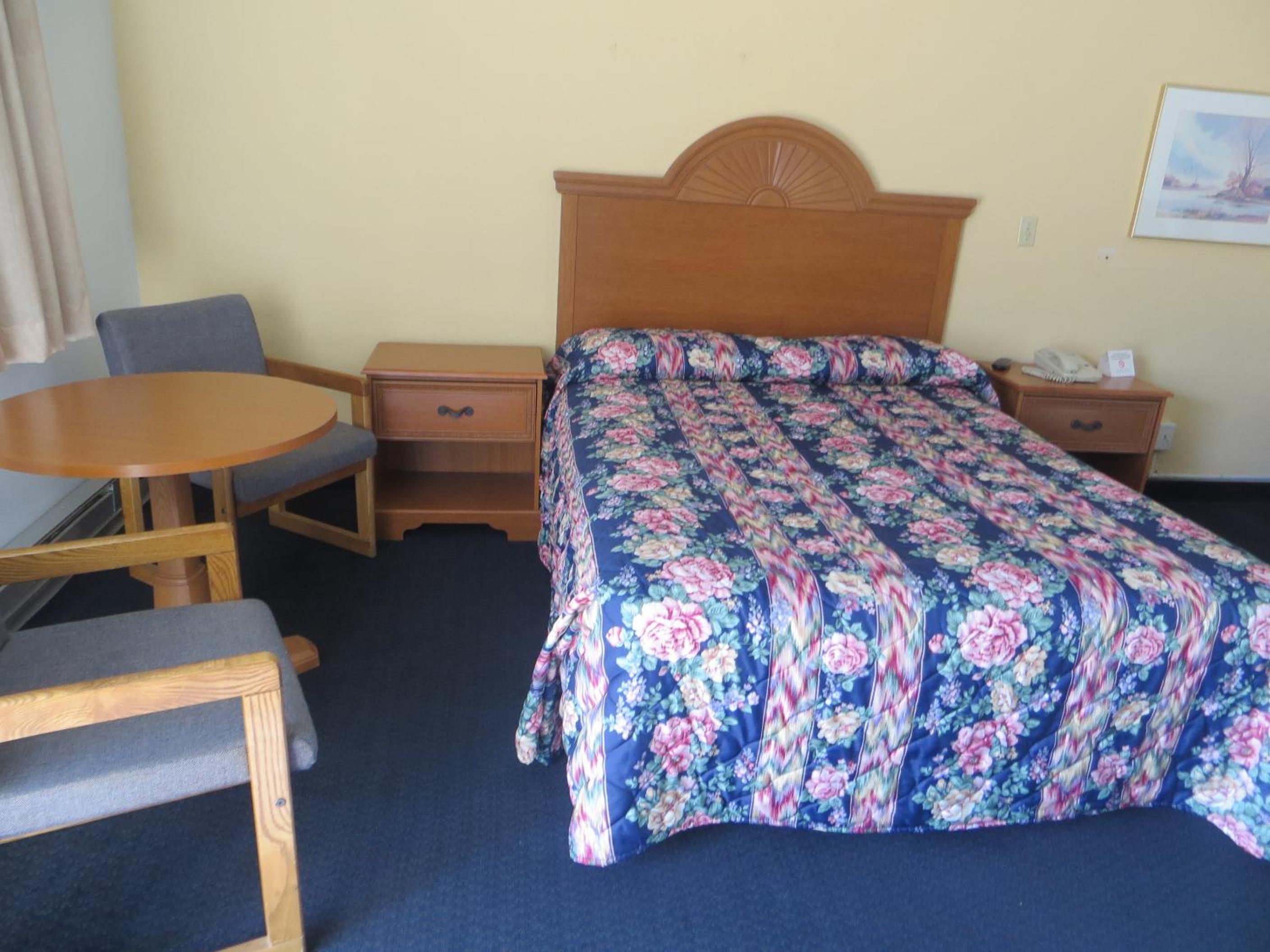 Queen Room photo 3