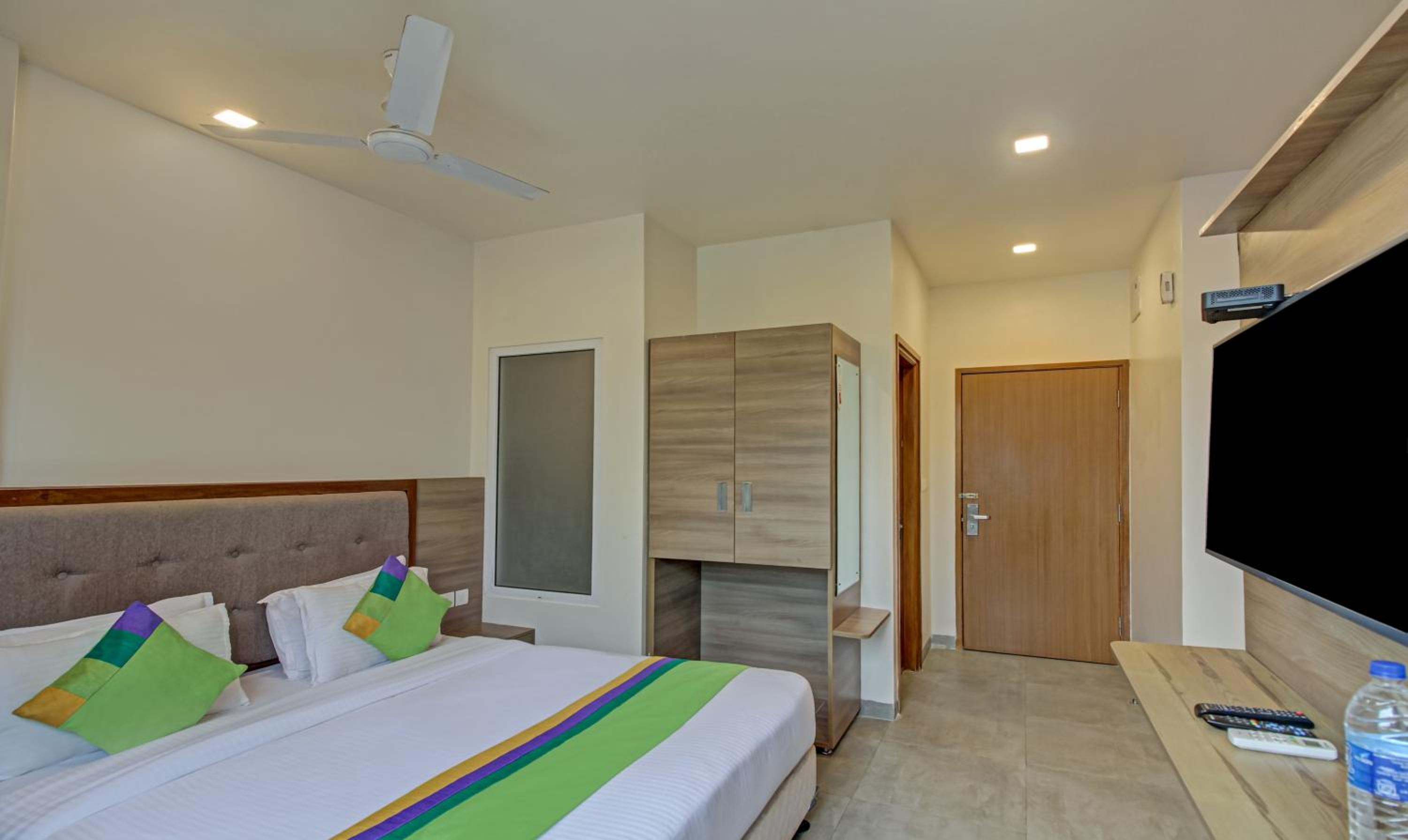 [Sanitized] Standard Double Room