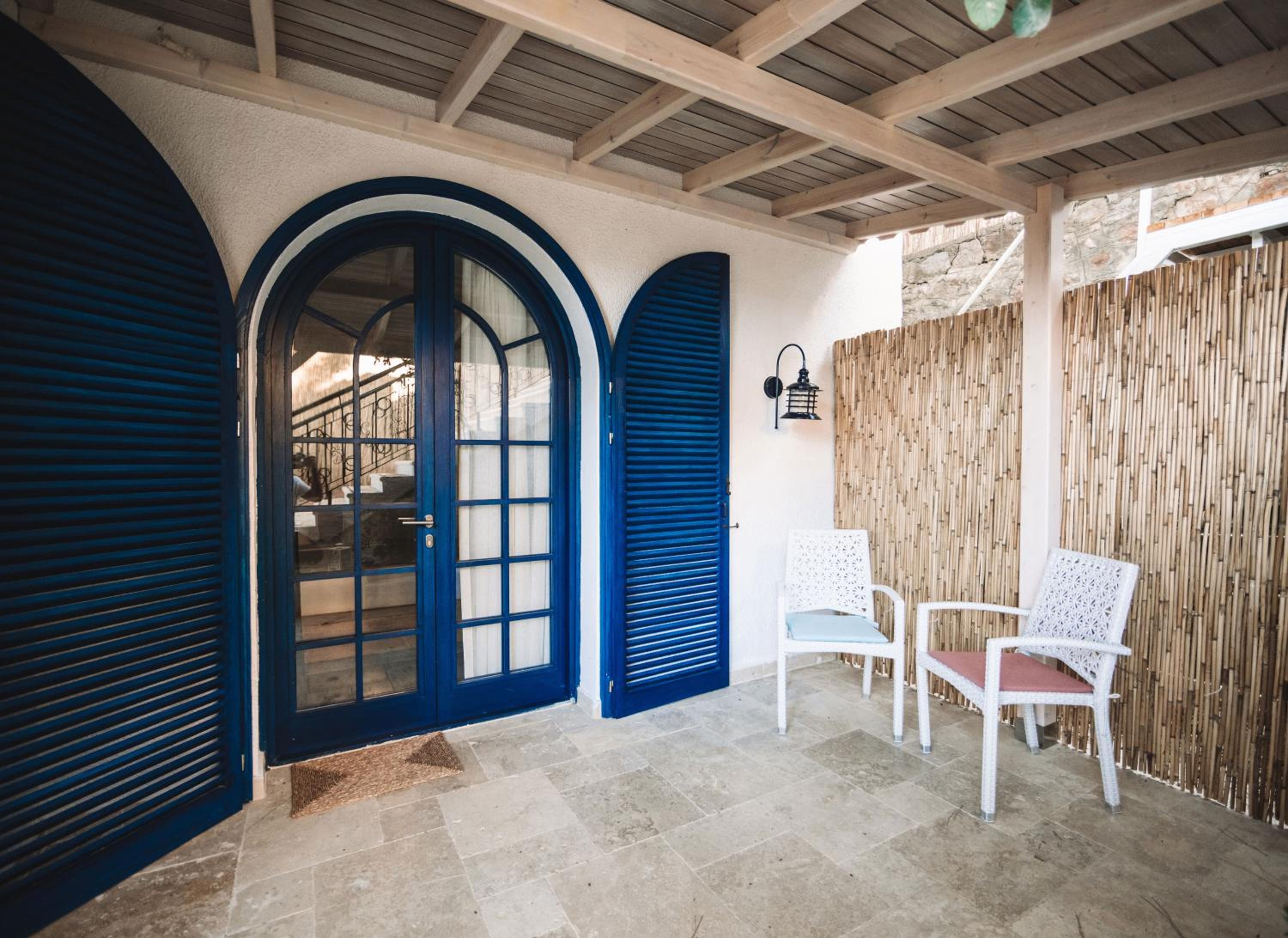 Double Room with Patio - Photo 5