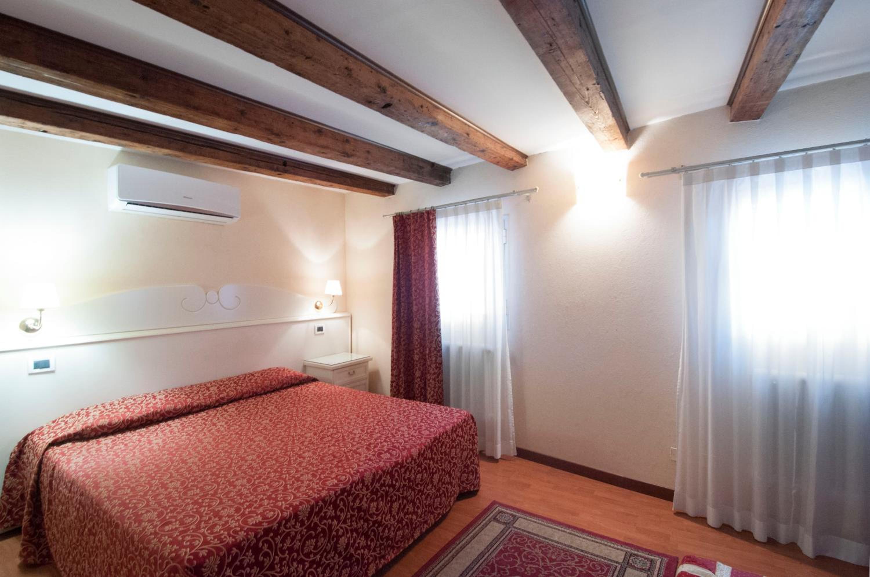 Double or Twin Room with Bathroom photo 3