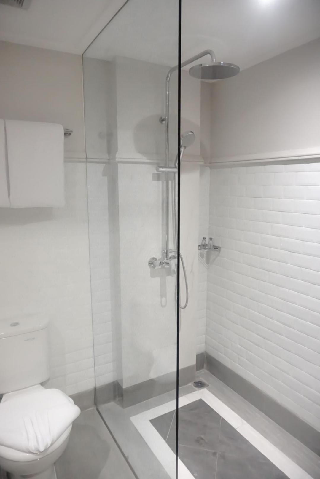 Deluxe Twin Room - Photo 2