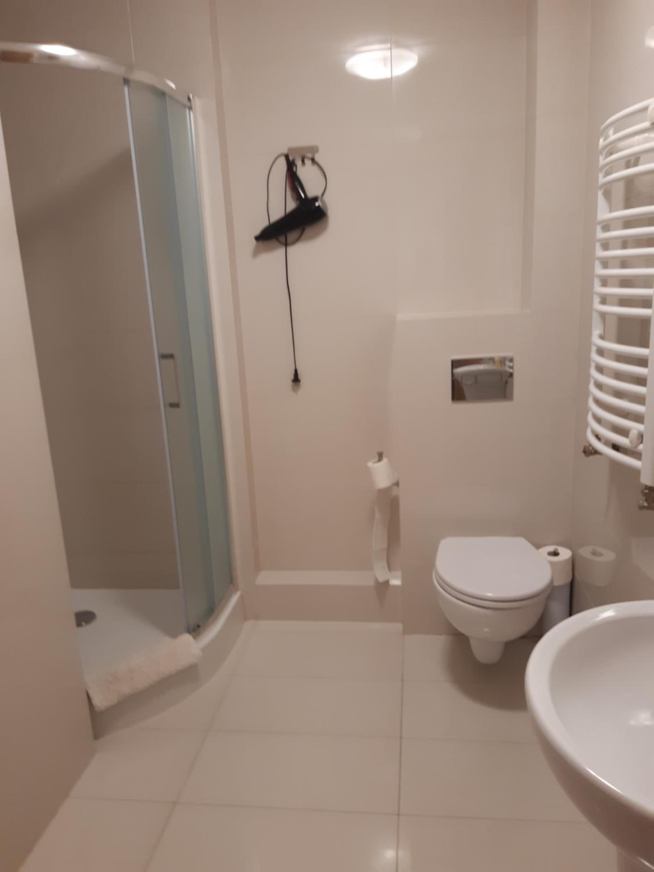 Quadruple Room with Bathroom - Photo 2