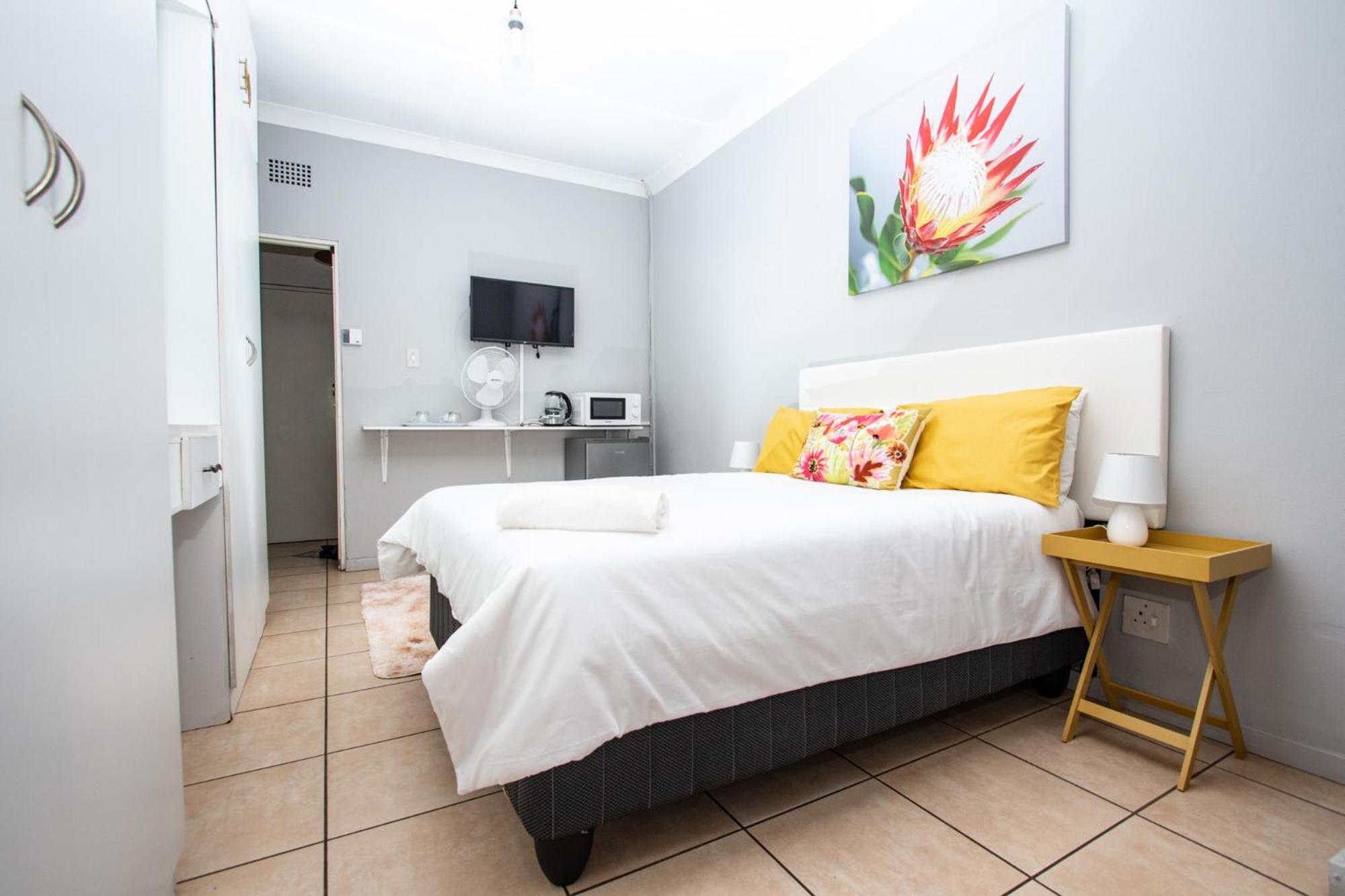 Deluxe Double Room - Photo 26