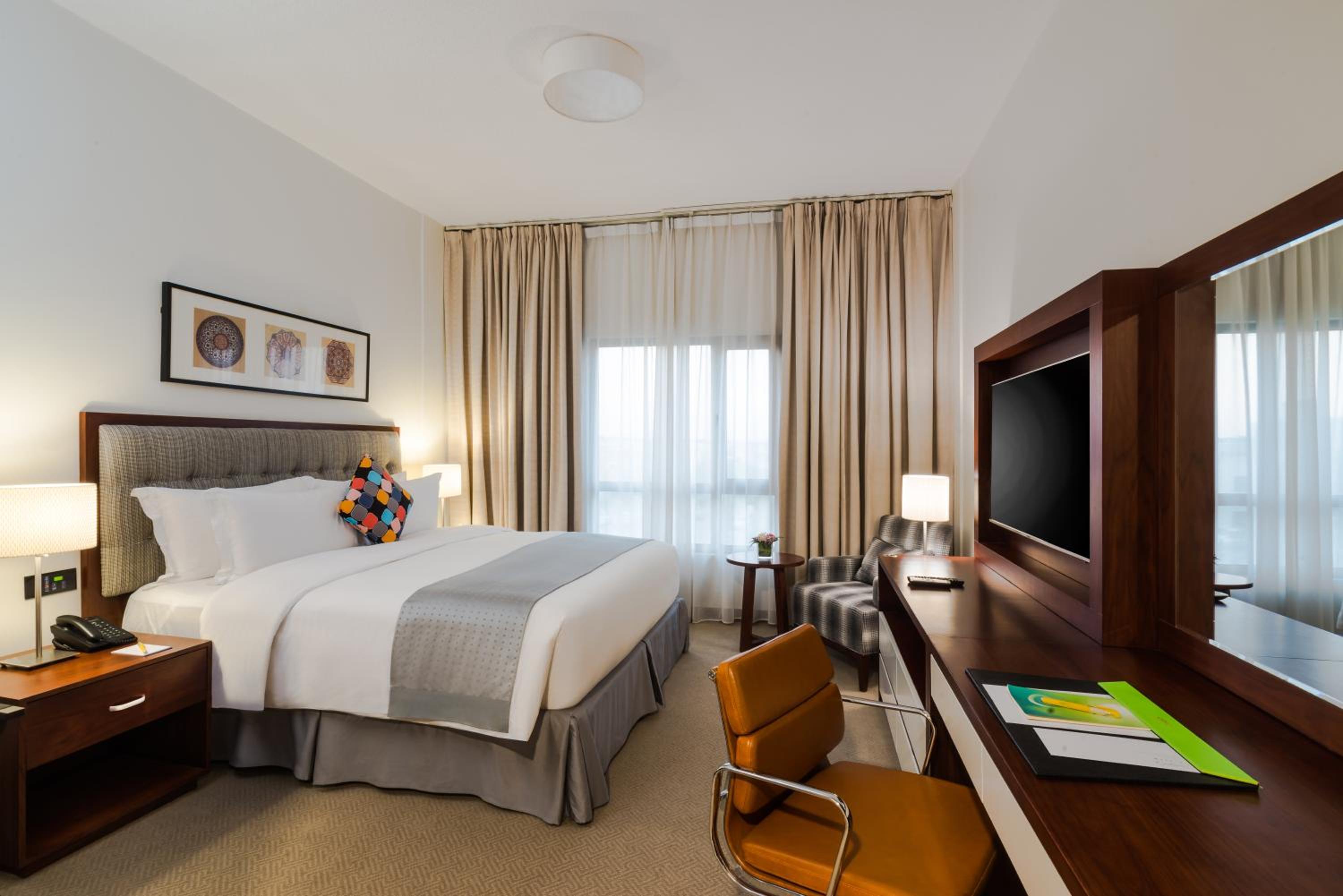 Guest Room King Bed