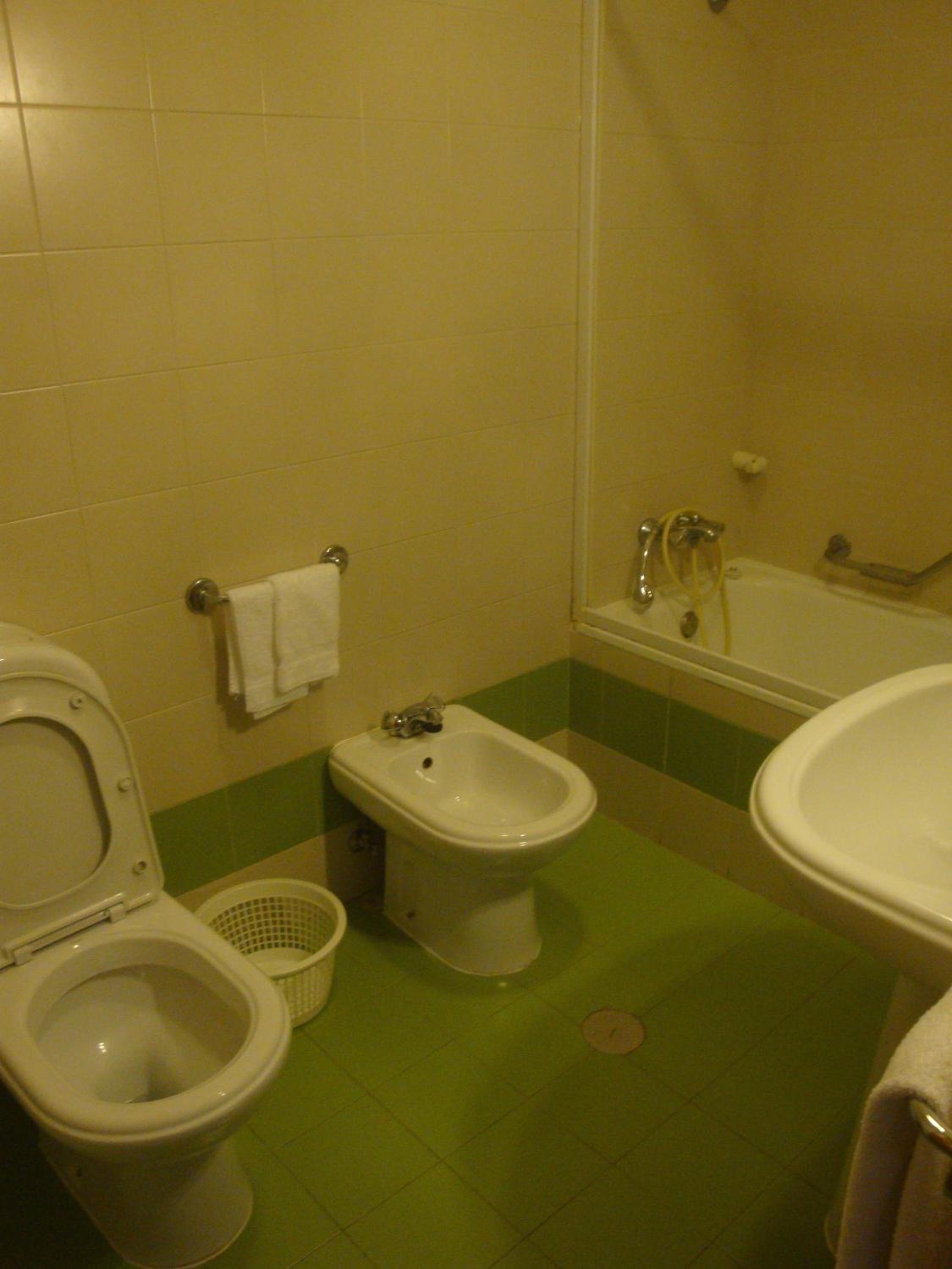 Twin Room - Photo 4