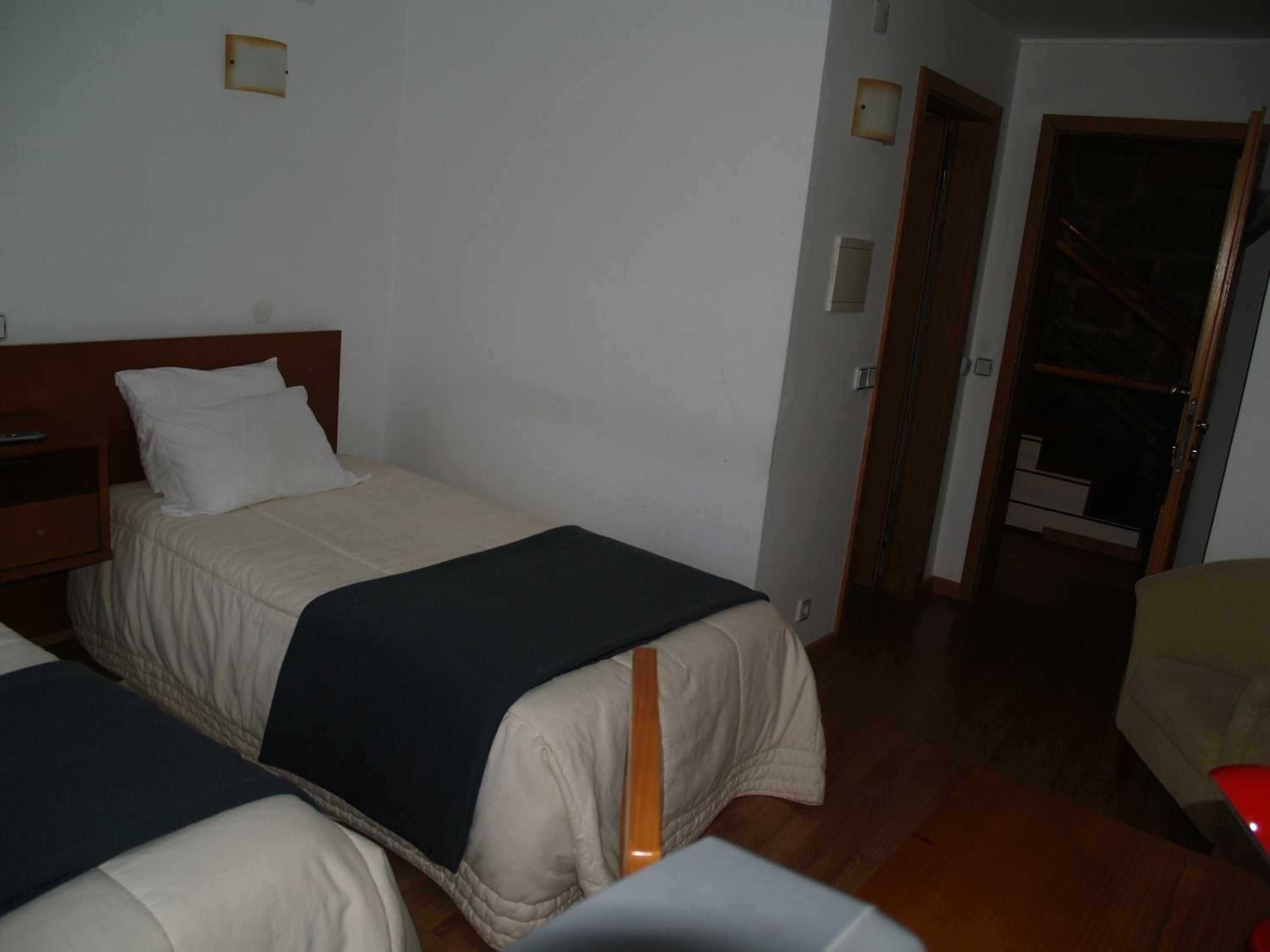 Twin Room - Photo 2