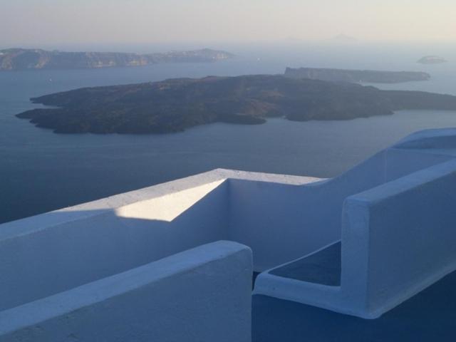Superior Double with Outdoor Plunge Pool and Caldera View photo 2