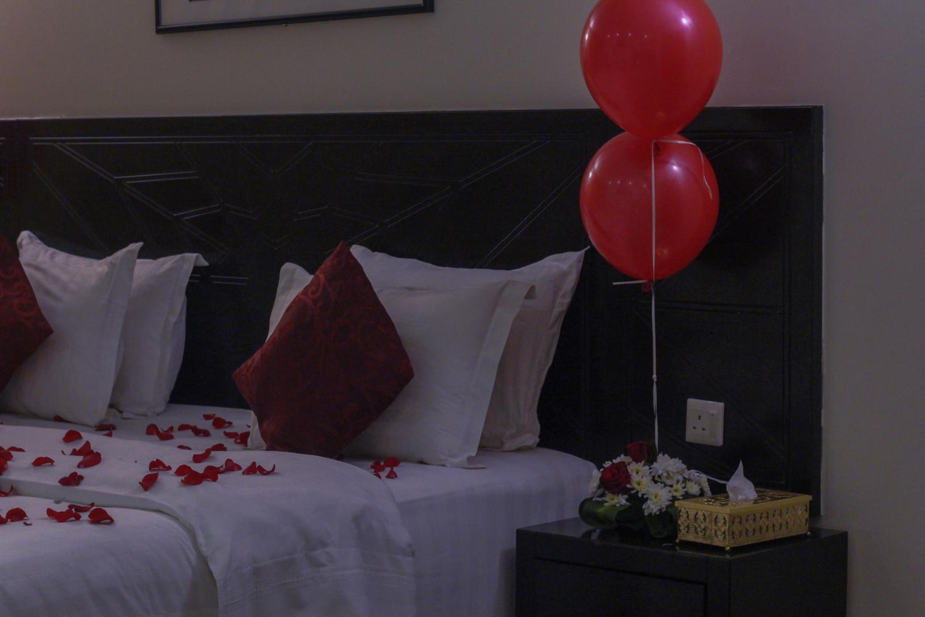 One-Bedroom Suite with King Bed photo 1