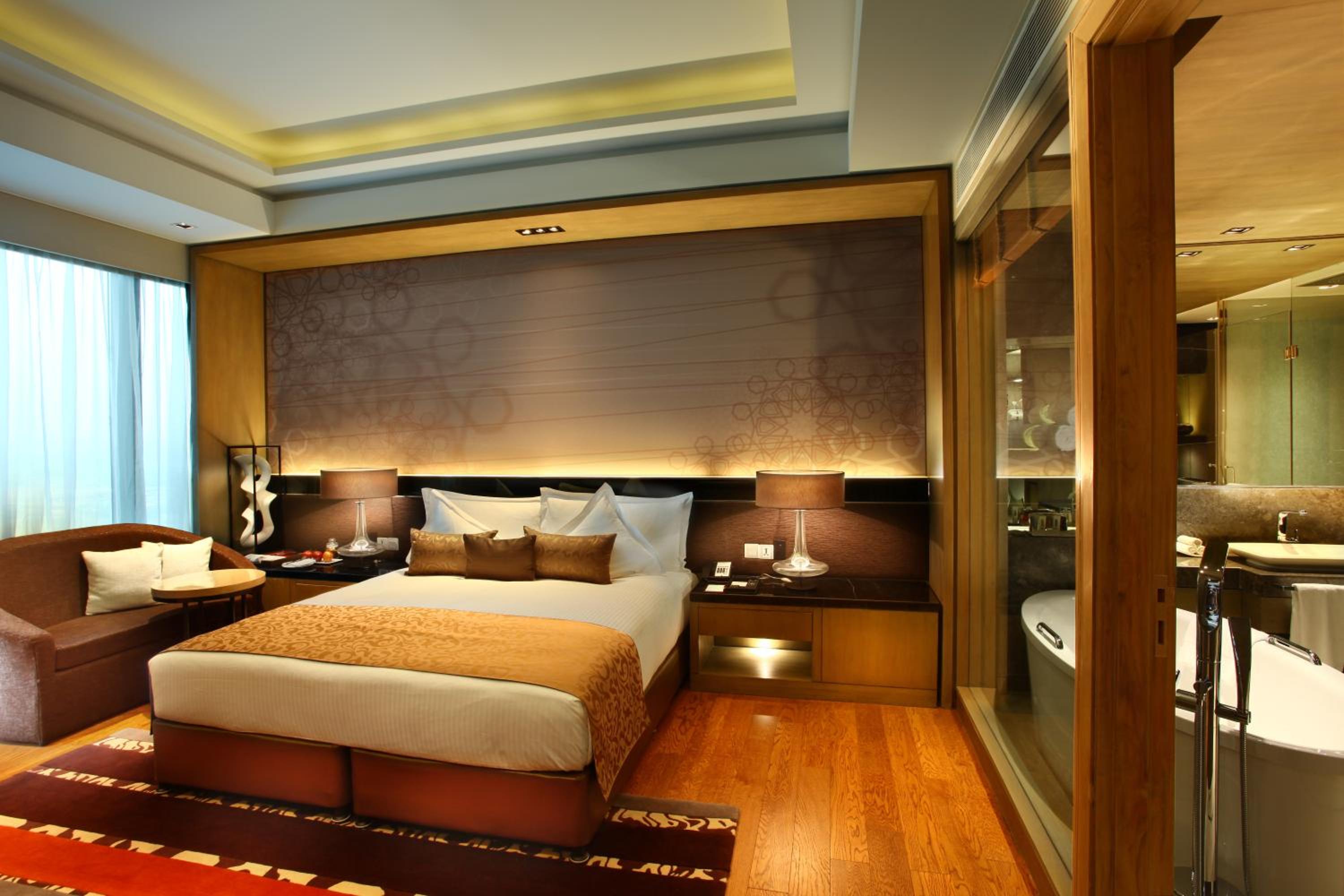One-Bedroom Suite with King Bed - Non-Smoking - Photo 1
