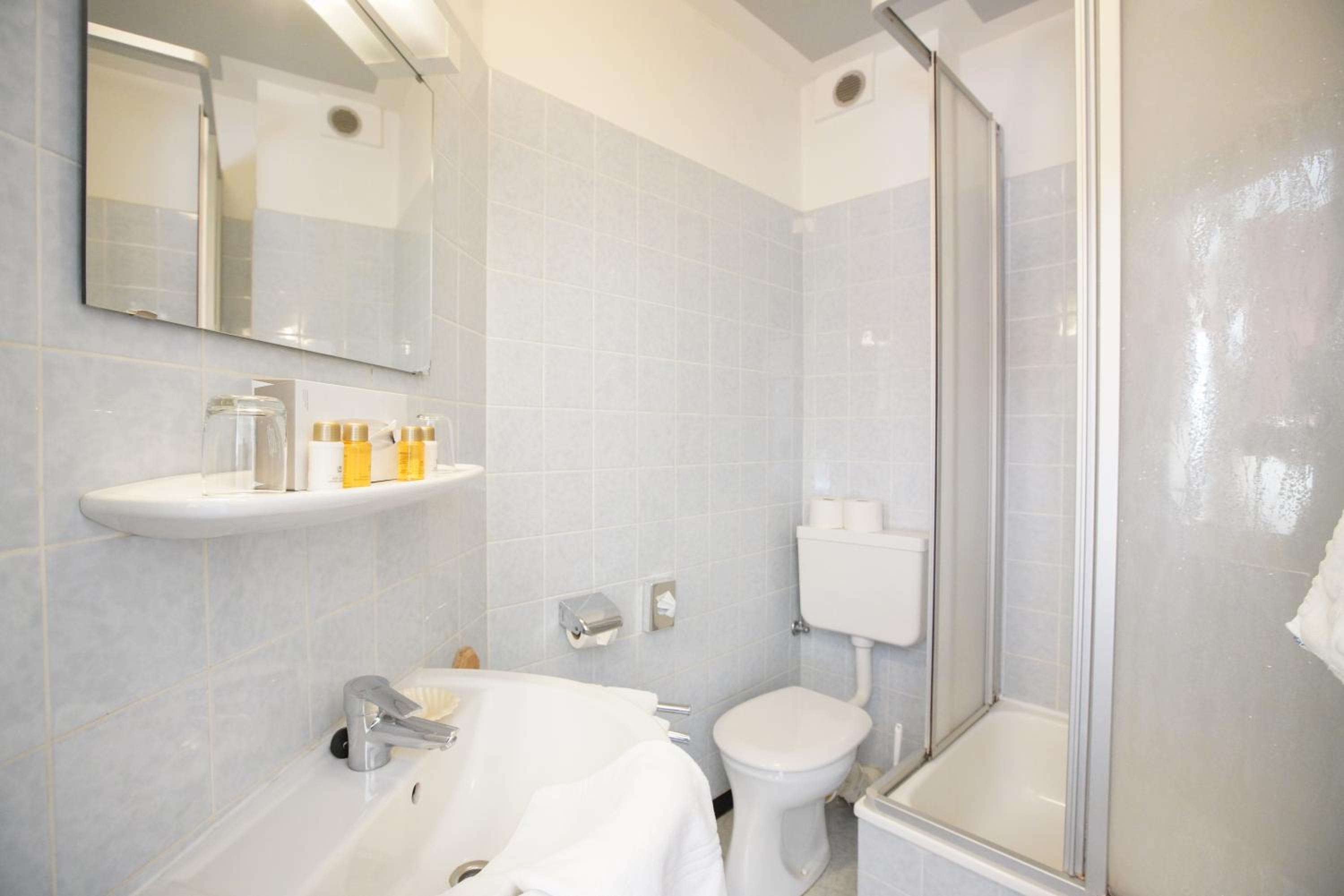 Double Room - Apartment photo 3
