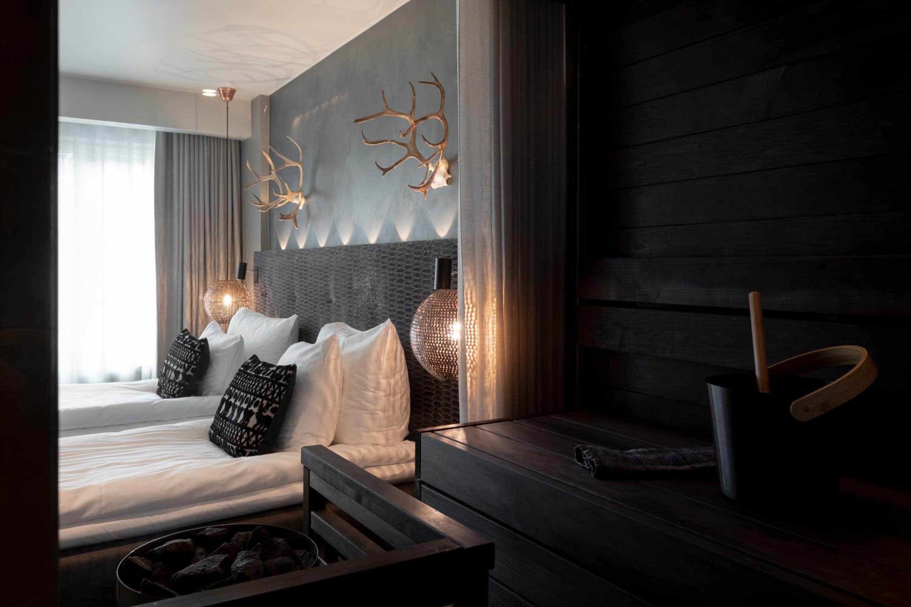 Mystique DeLuxe Twin Room with Sauna thumbnail 5