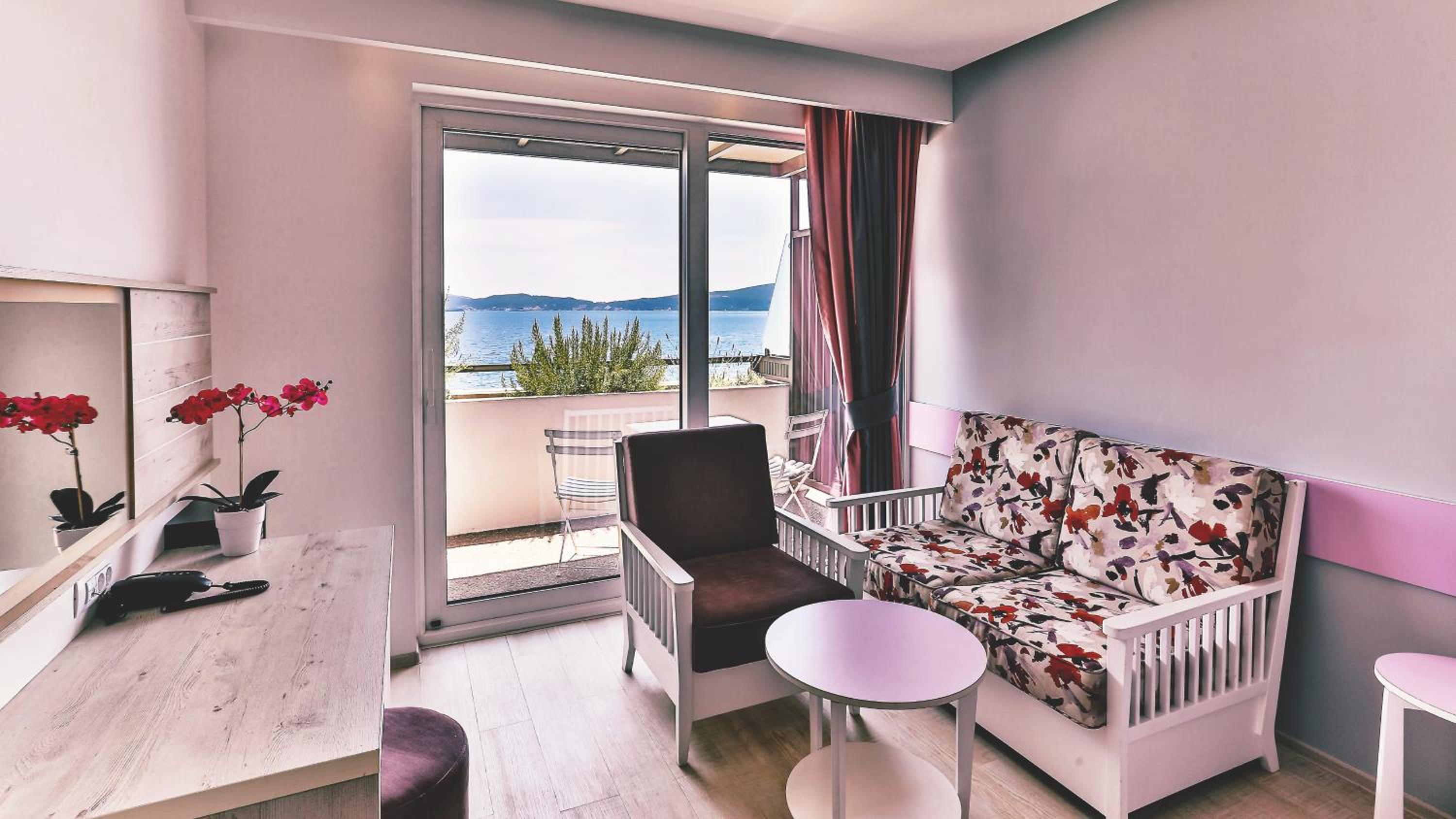 Double Room with Balcony and Sea View