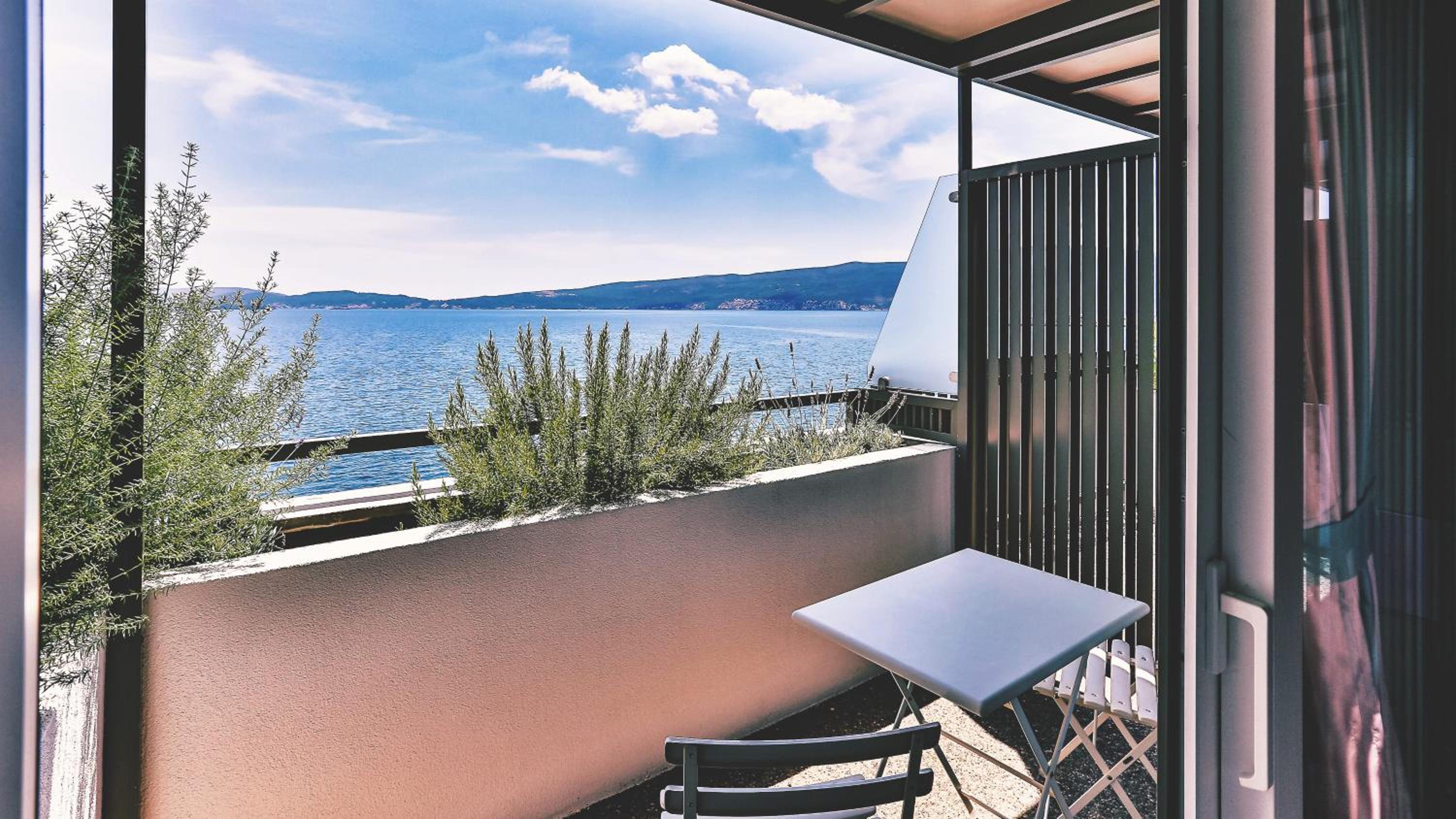 Double Room with Balcony and Sea View photo 2